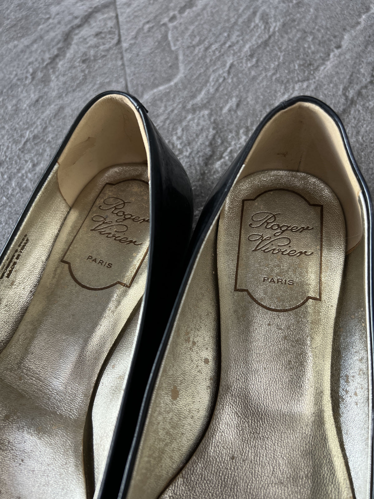 Roger Vivier Gommette Patent Flats Black EU37