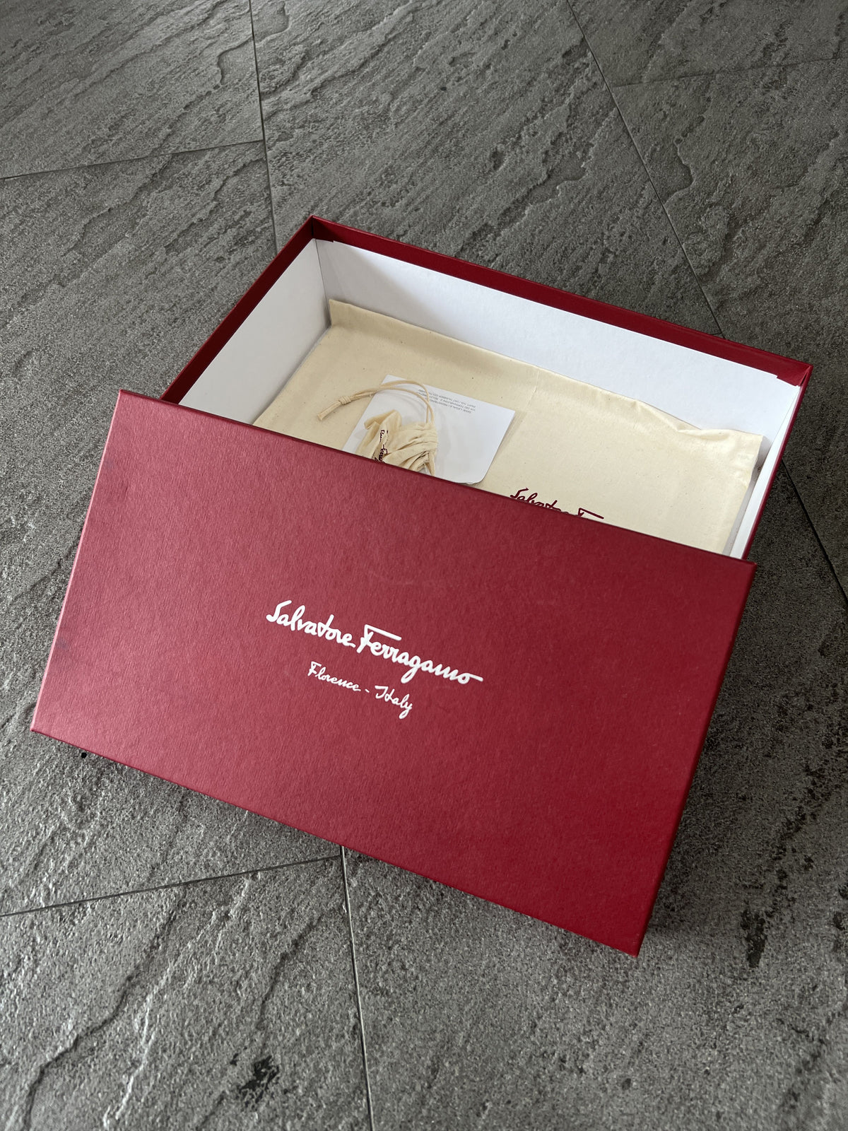 Ferragamo Vara Patent Fuchsia Heels Size 7D