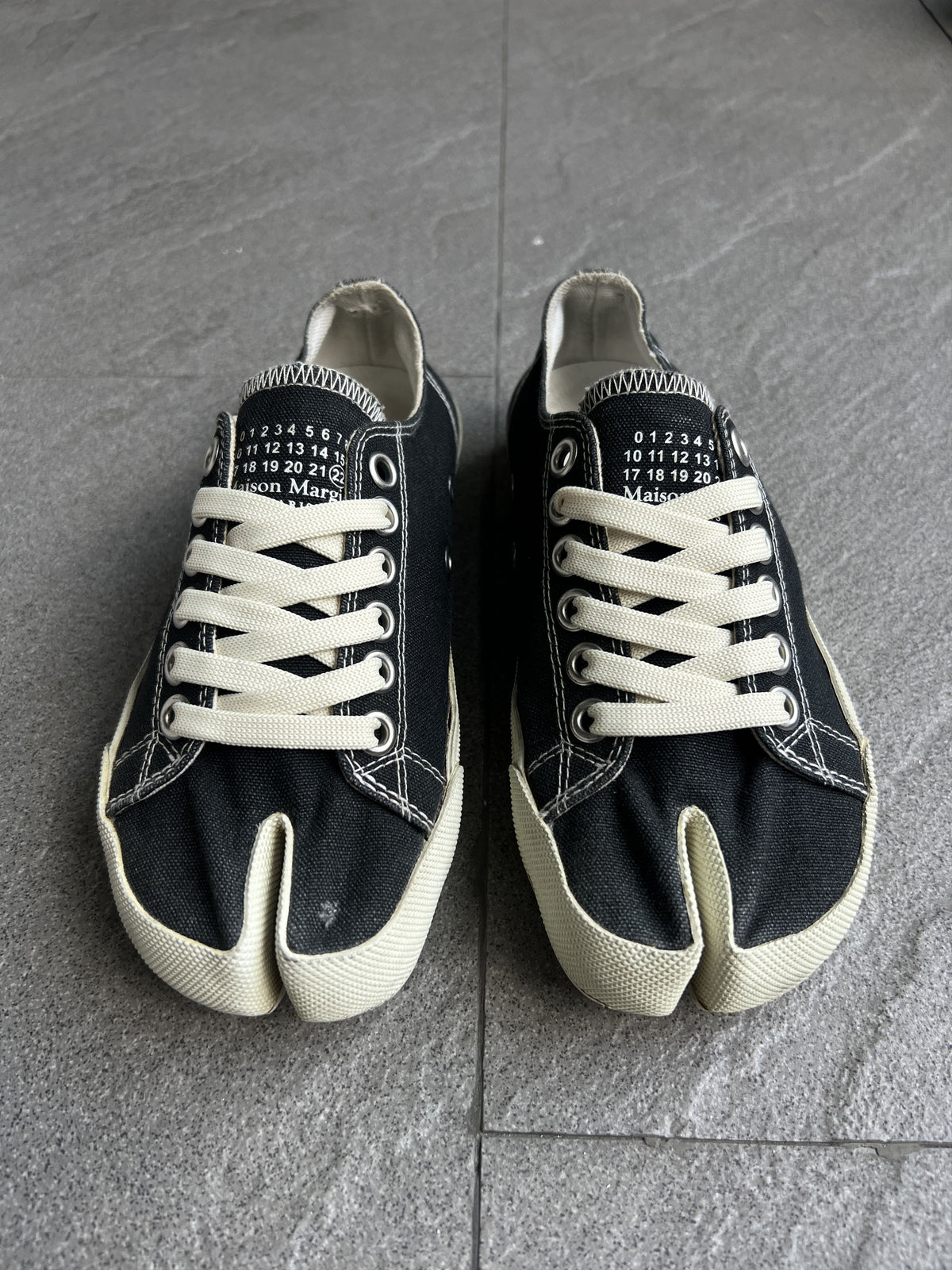 Maison Margiela 22 Tabi Canvas Sneakers Black EU35