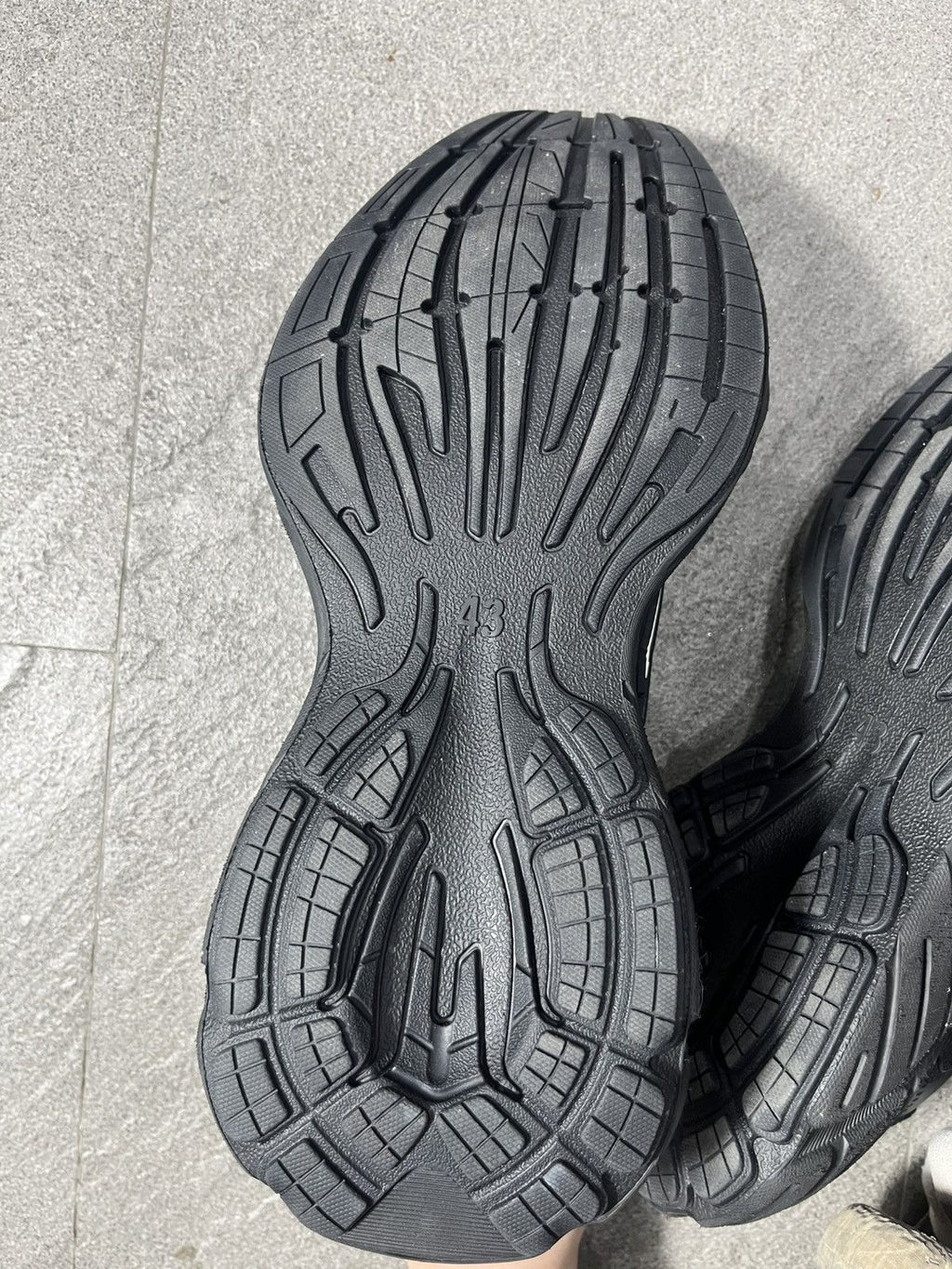 Balenciaga Monday Sneaker Triple Black EU43