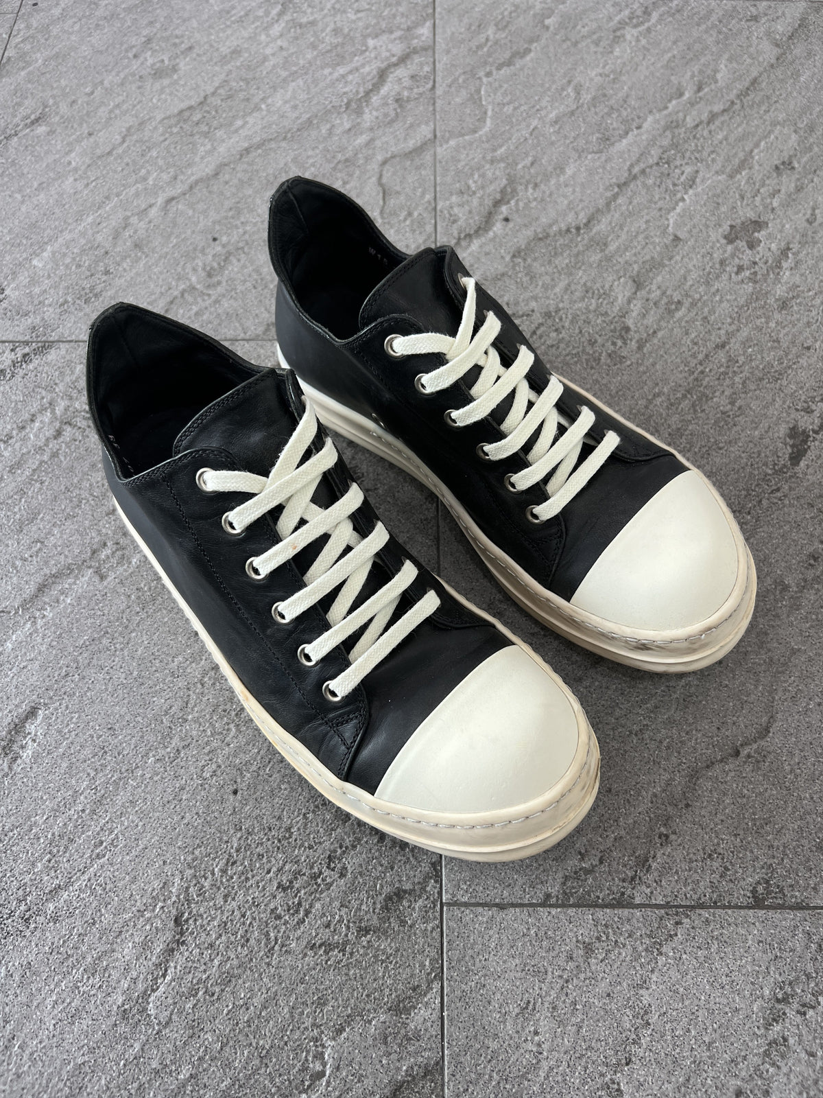Rick Owens Low Sneaker Black Leather Milk Toe 39