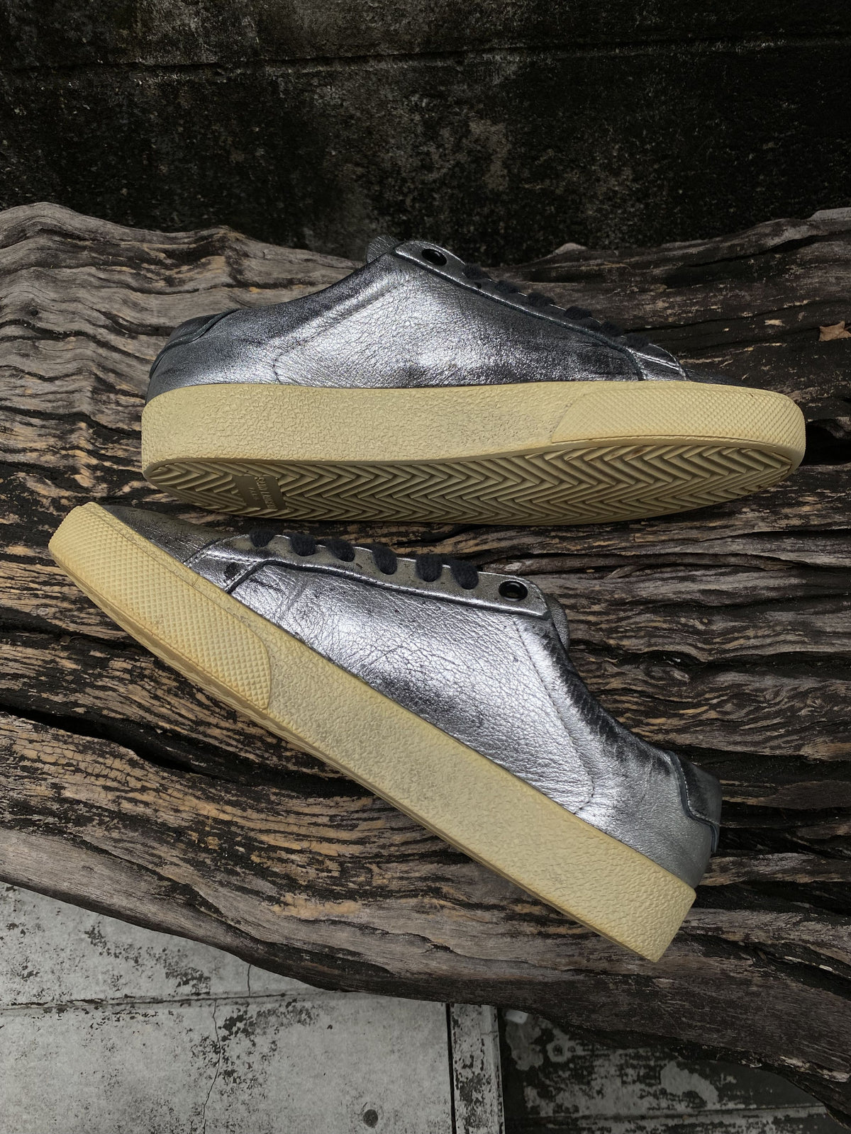 Saint Laurent Metallic Silver Court Classic 35.5