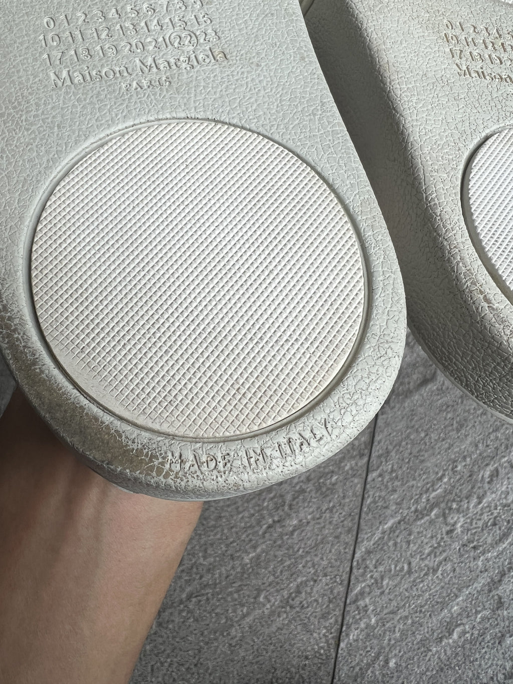 Maison Margiela Tabi Logo Rubber Slides White EU43