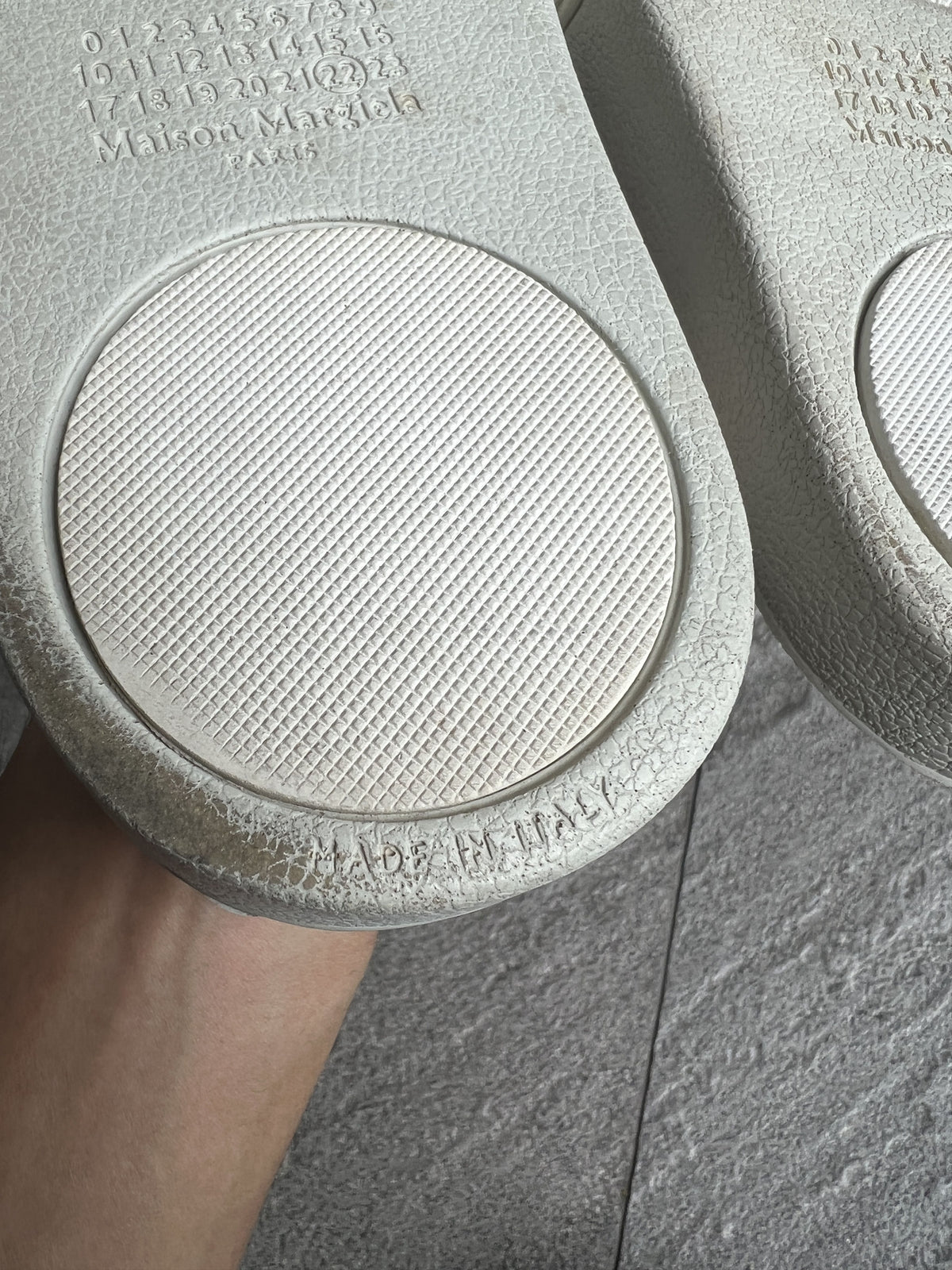 Maison Margiela Tabi Logo Rubber Slides White EU43