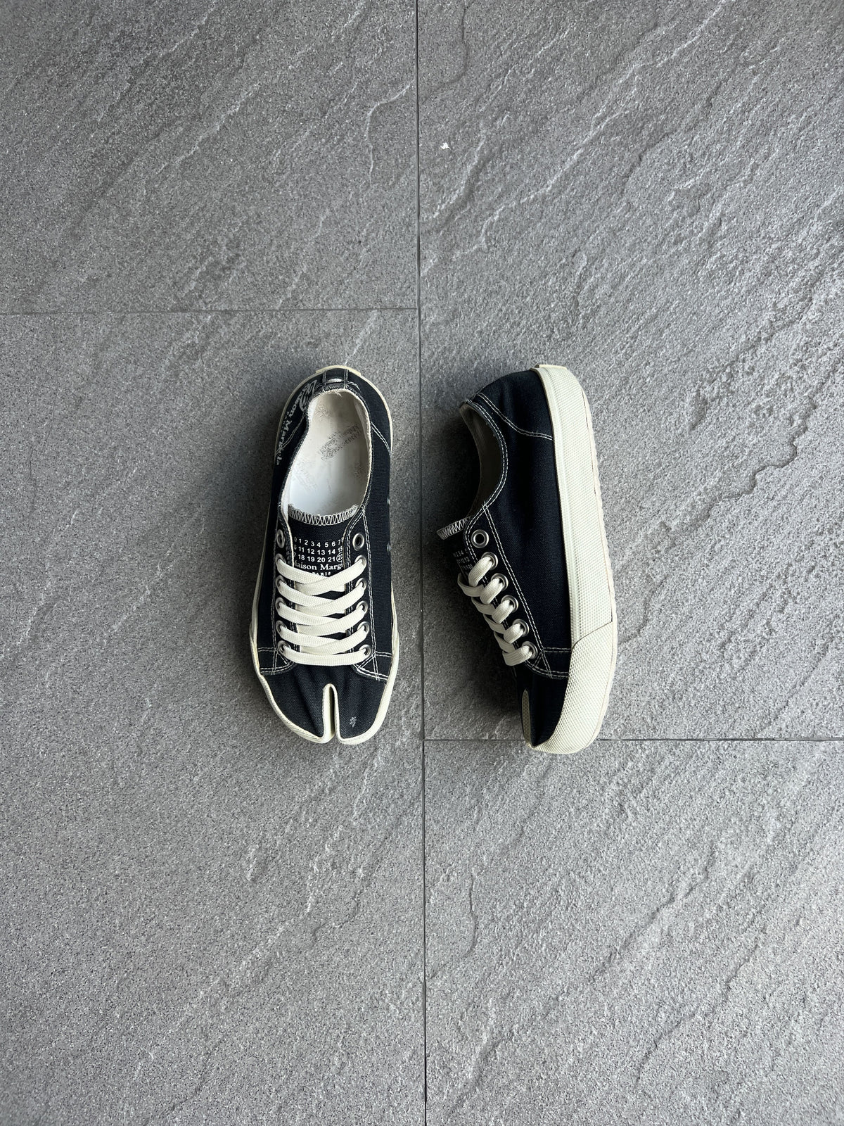 Maison Margiela 22 Tabi Canvas Sneakers Black EU35