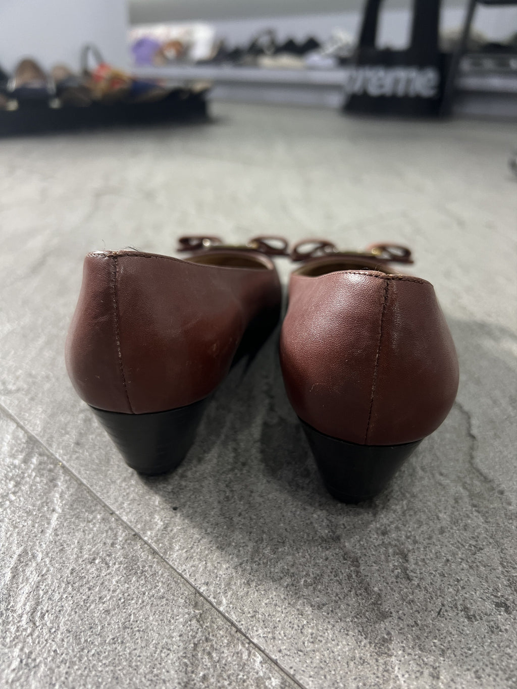 Ferragamo Vara Bow Pumps Brown Leather Size 5C