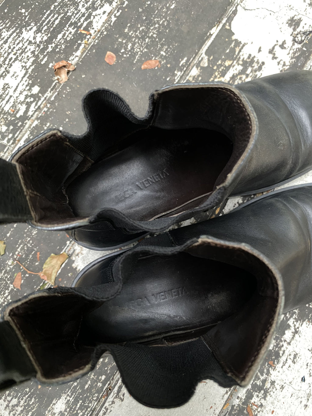 Bottega Veneta Tire Chelsea Boots Black Leather EU41