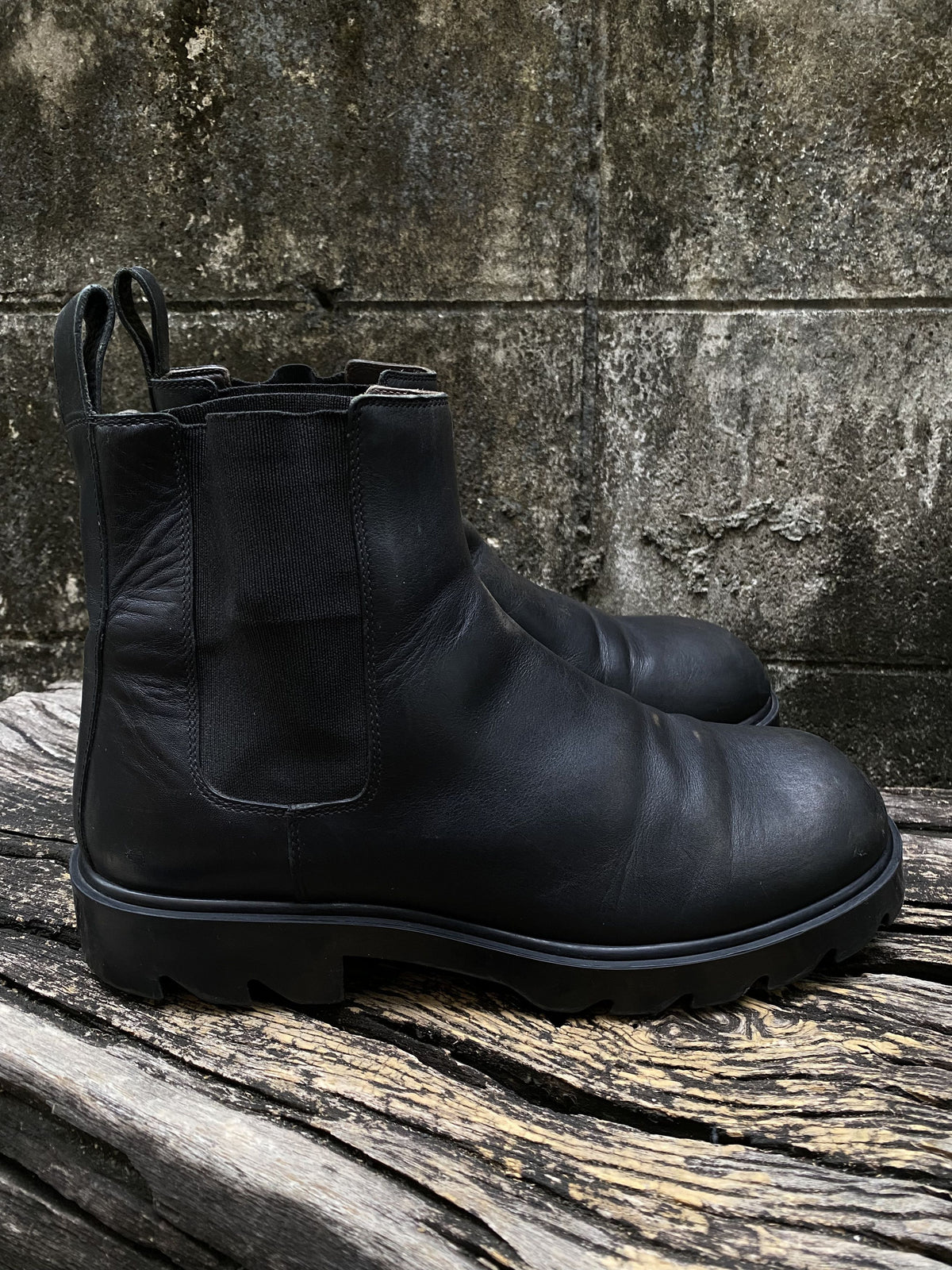 Bottega Veneta Tire Chelsea Boots Black Leather EU41