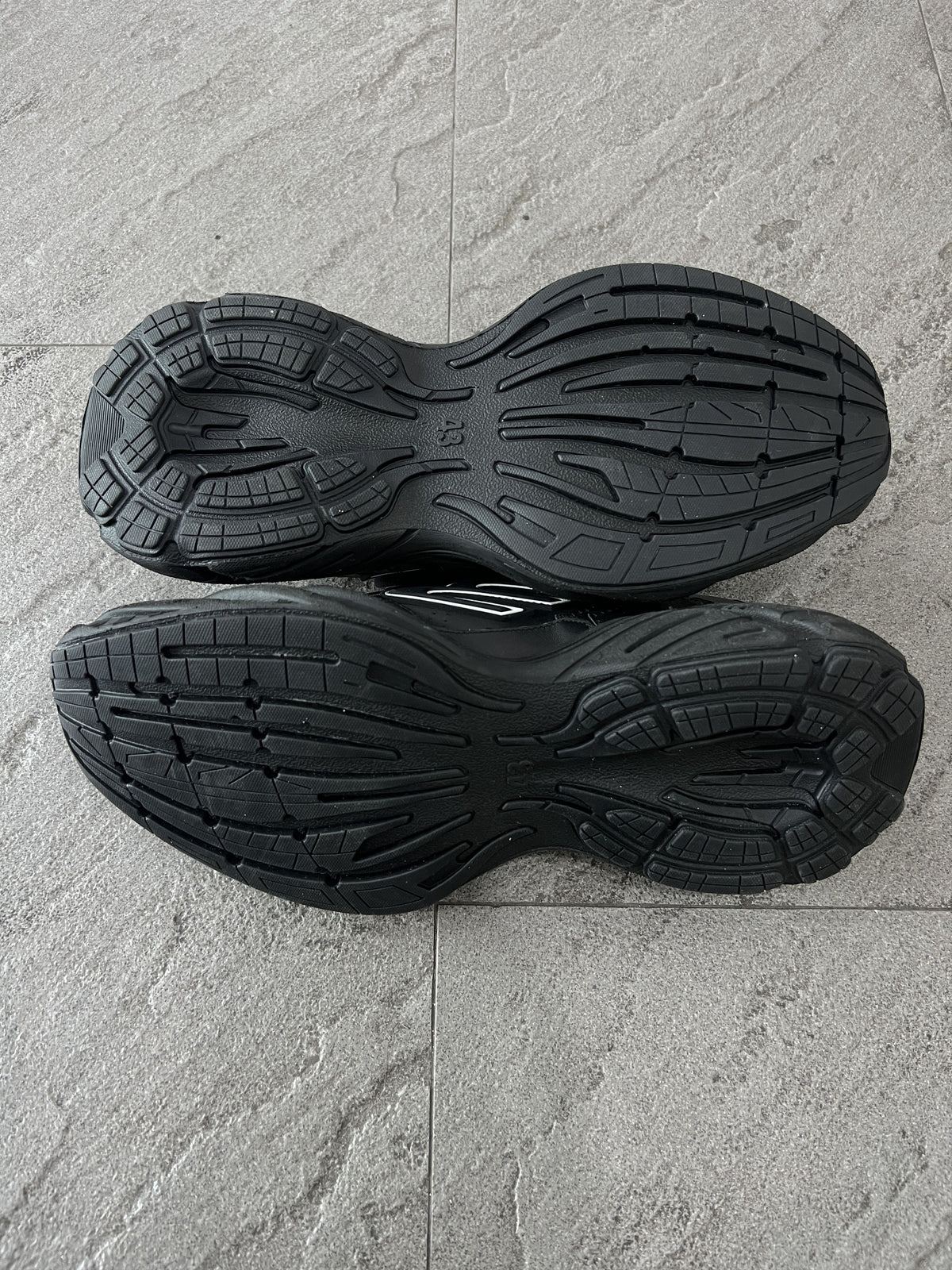 Balenciaga Monday Sneaker Triple Black EU43