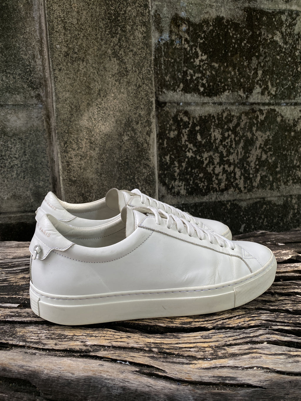 Givenchy White Leather Low-Top Sneakers EU 40