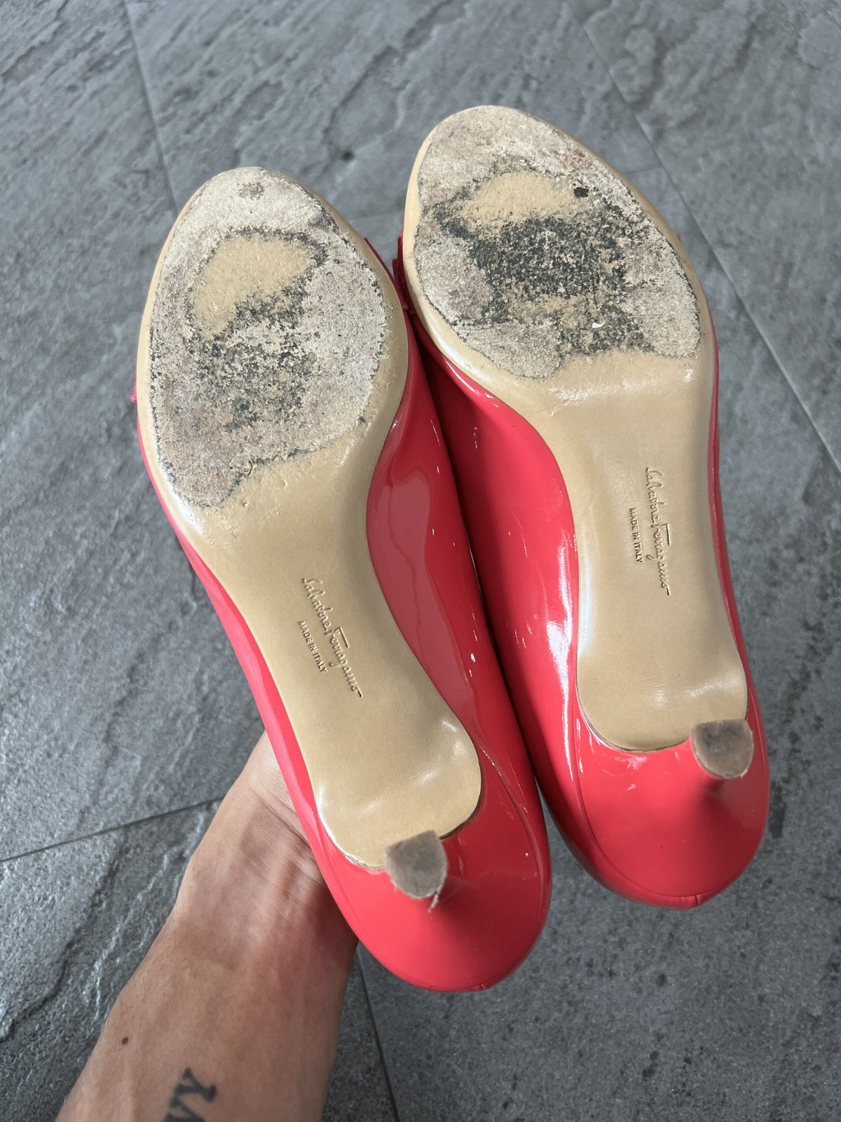Ferragamo Vara Patent Fuchsia Heels Size 7D