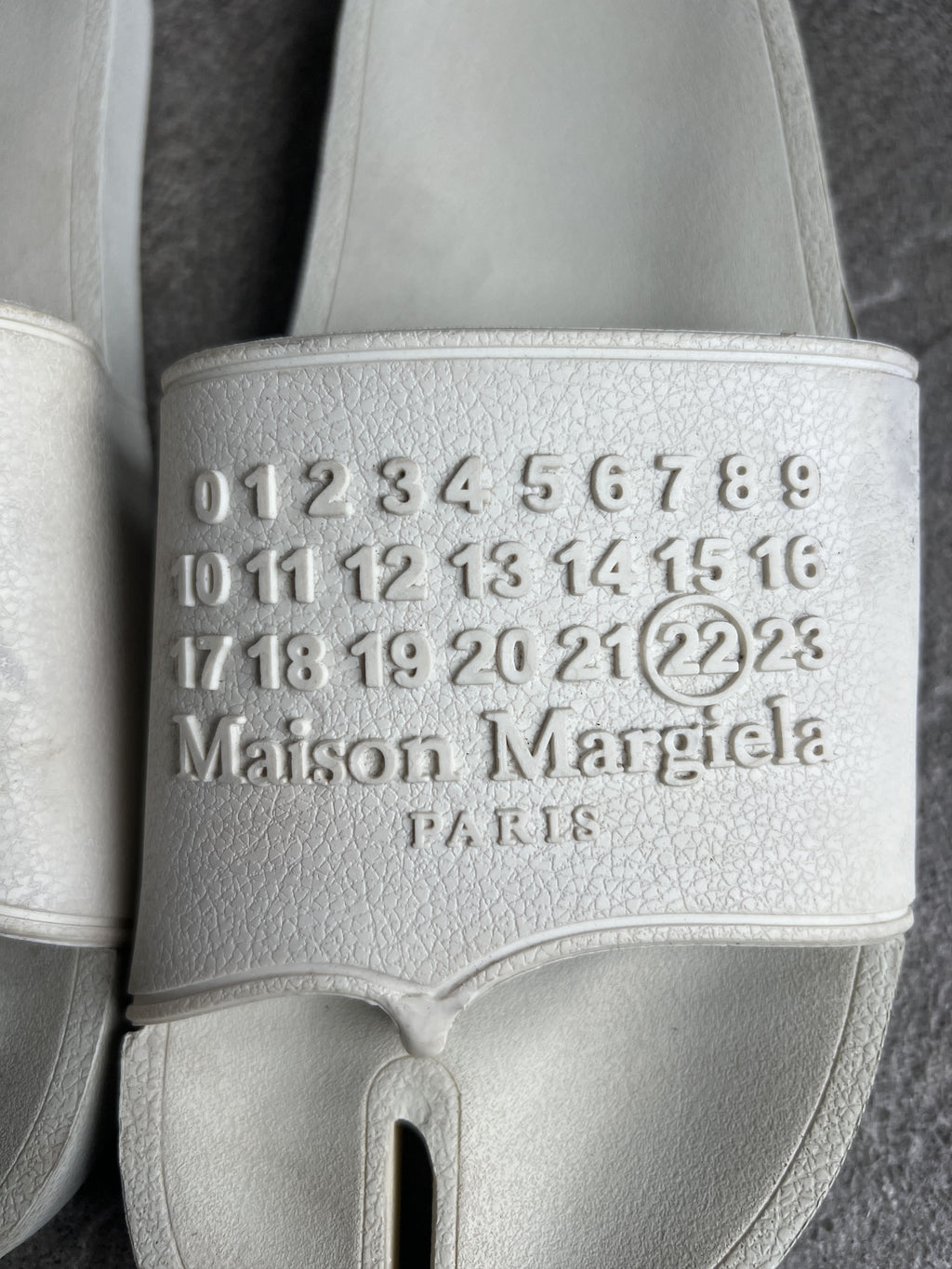 Maison Margiela Tabi Logo Rubber Slides White EU43