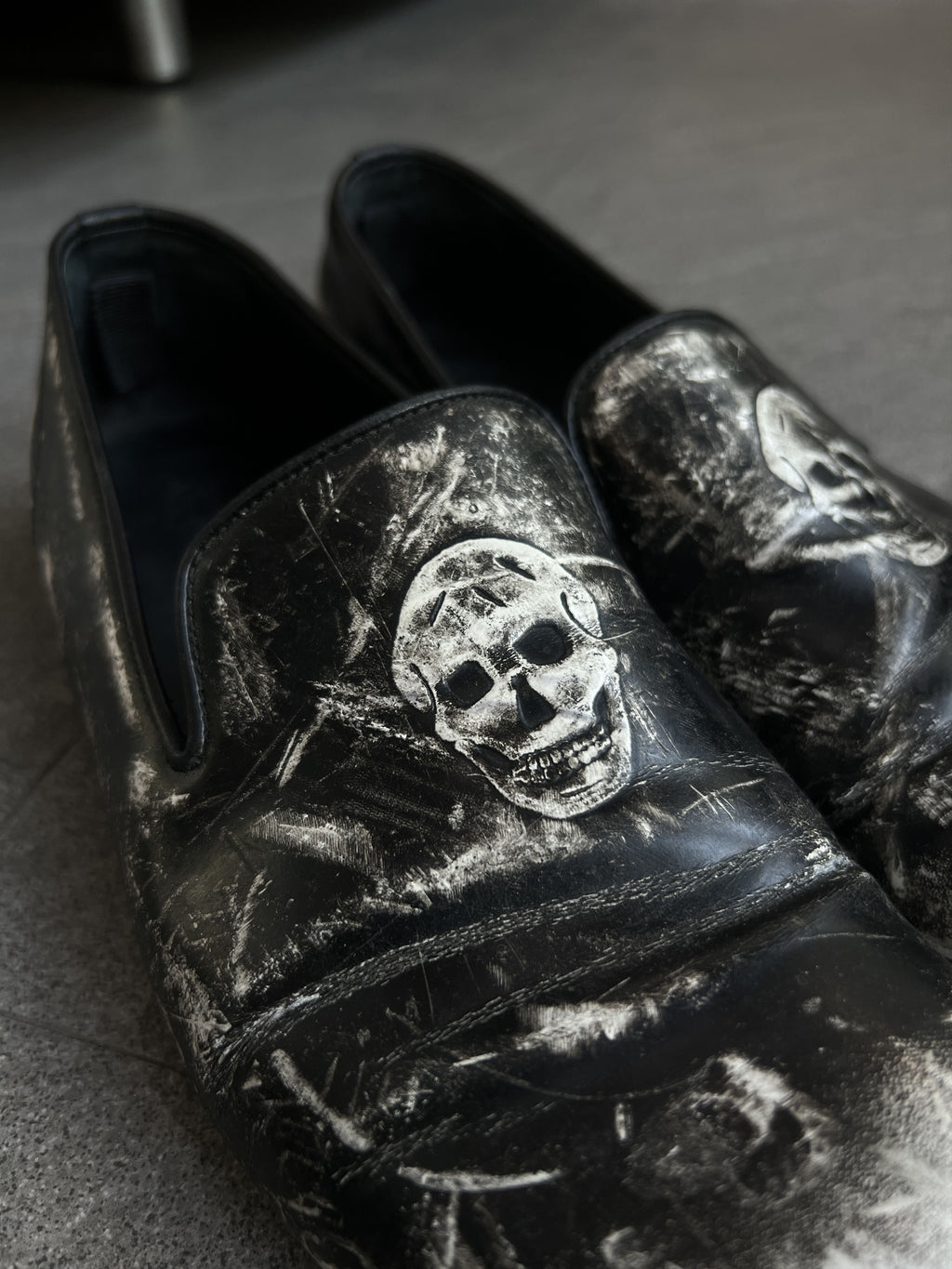 Alexander McQueen Skull Distressed Loafers EU41