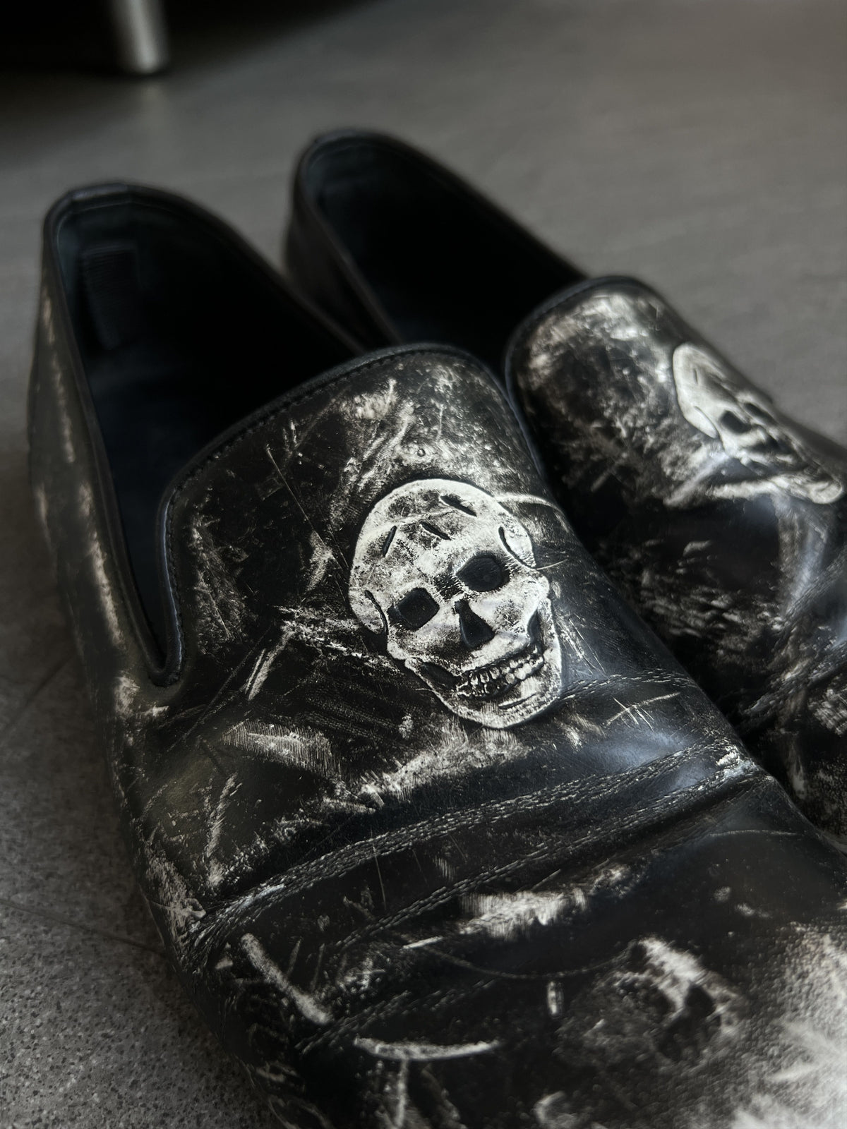 Alexander McQueen Skull Distressed Loafers EU41