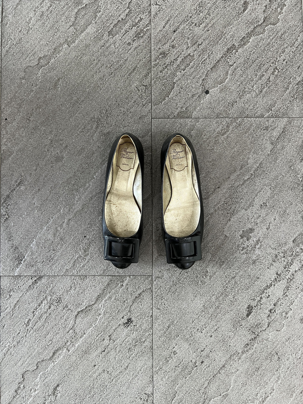 Roger Vivier Gommette Patent Flats Black EU37