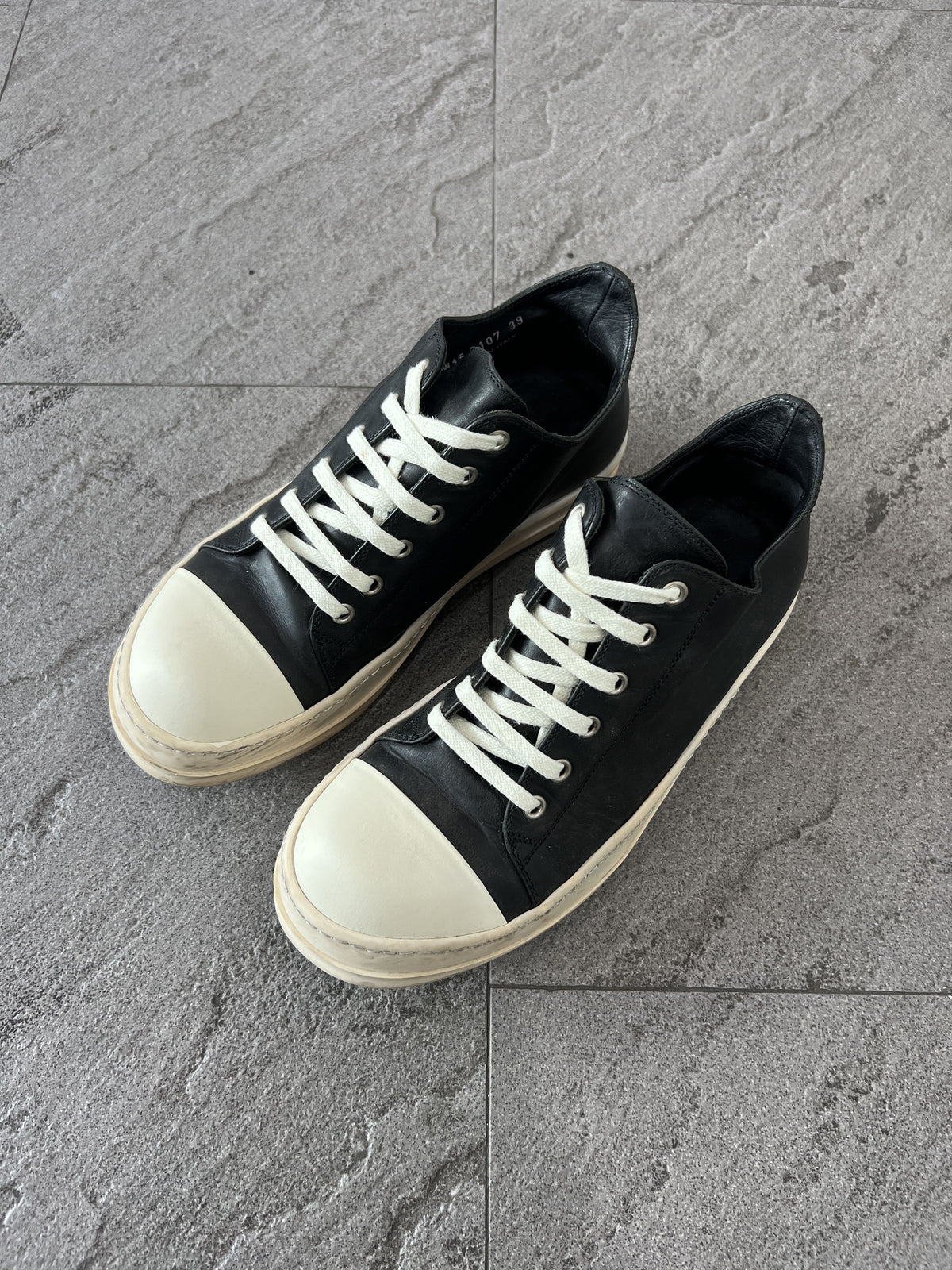 Rick Owens Low Sneaker Black Leather Milk Toe 39