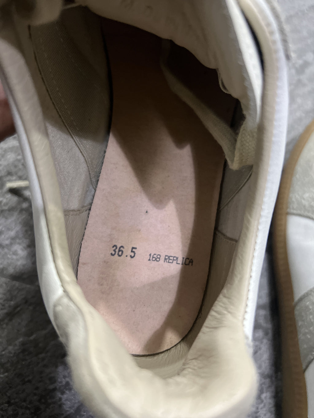 Maison Margiela Distressed White Grey Replica GAT 36.5