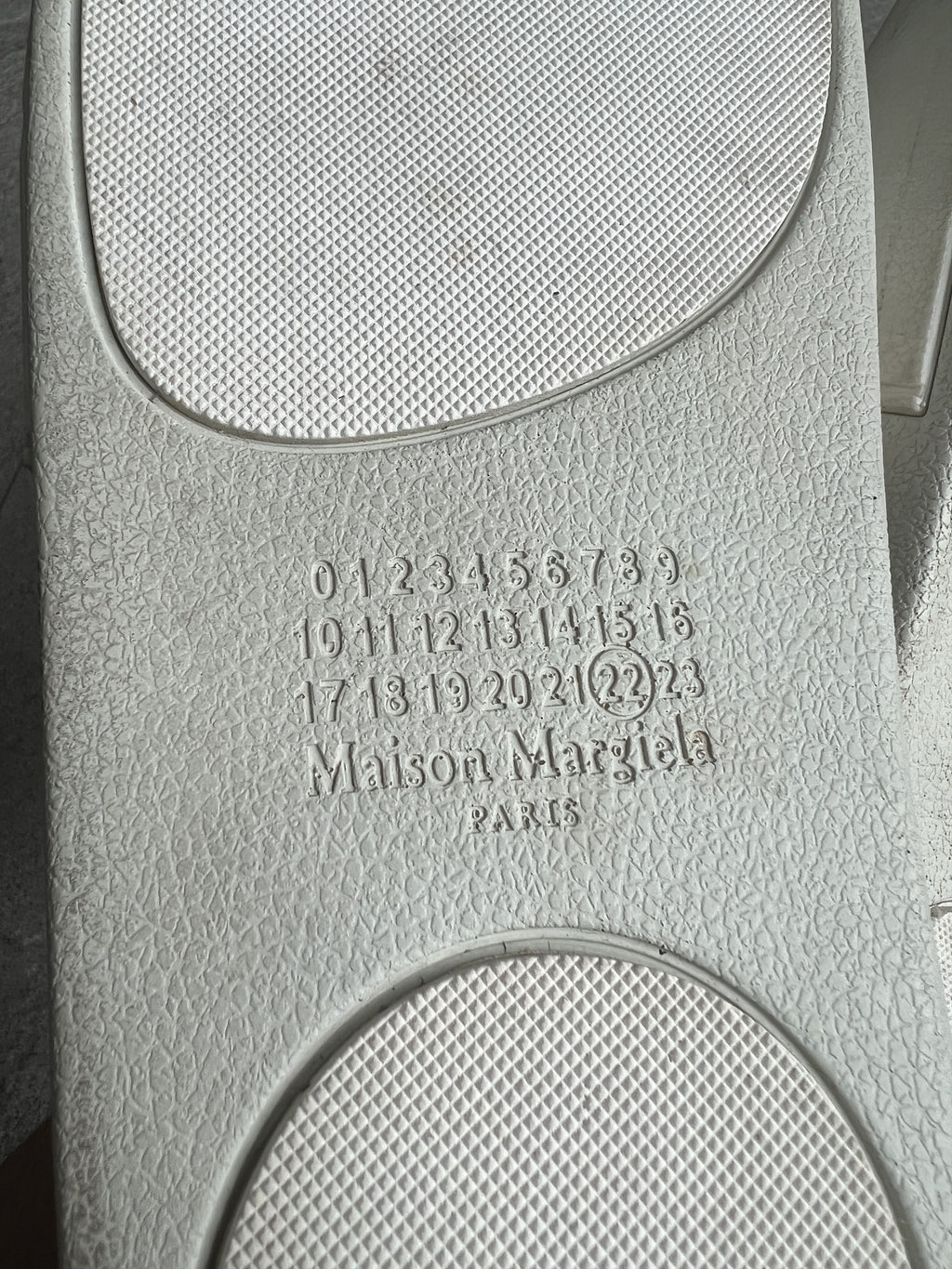 Maison Margiela Tabi Logo Rubber Slides White EU43