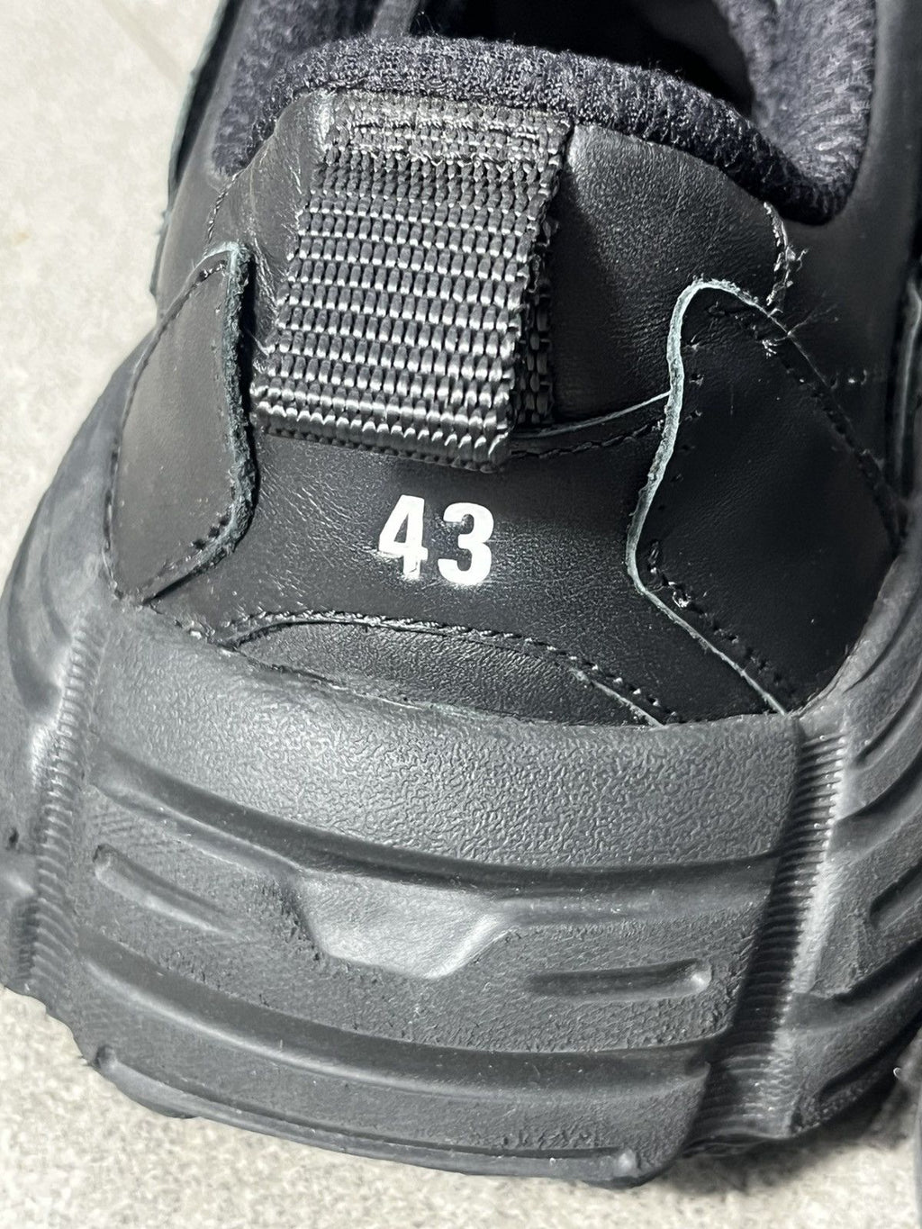Balenciaga Monday Sneaker Triple Black EU43