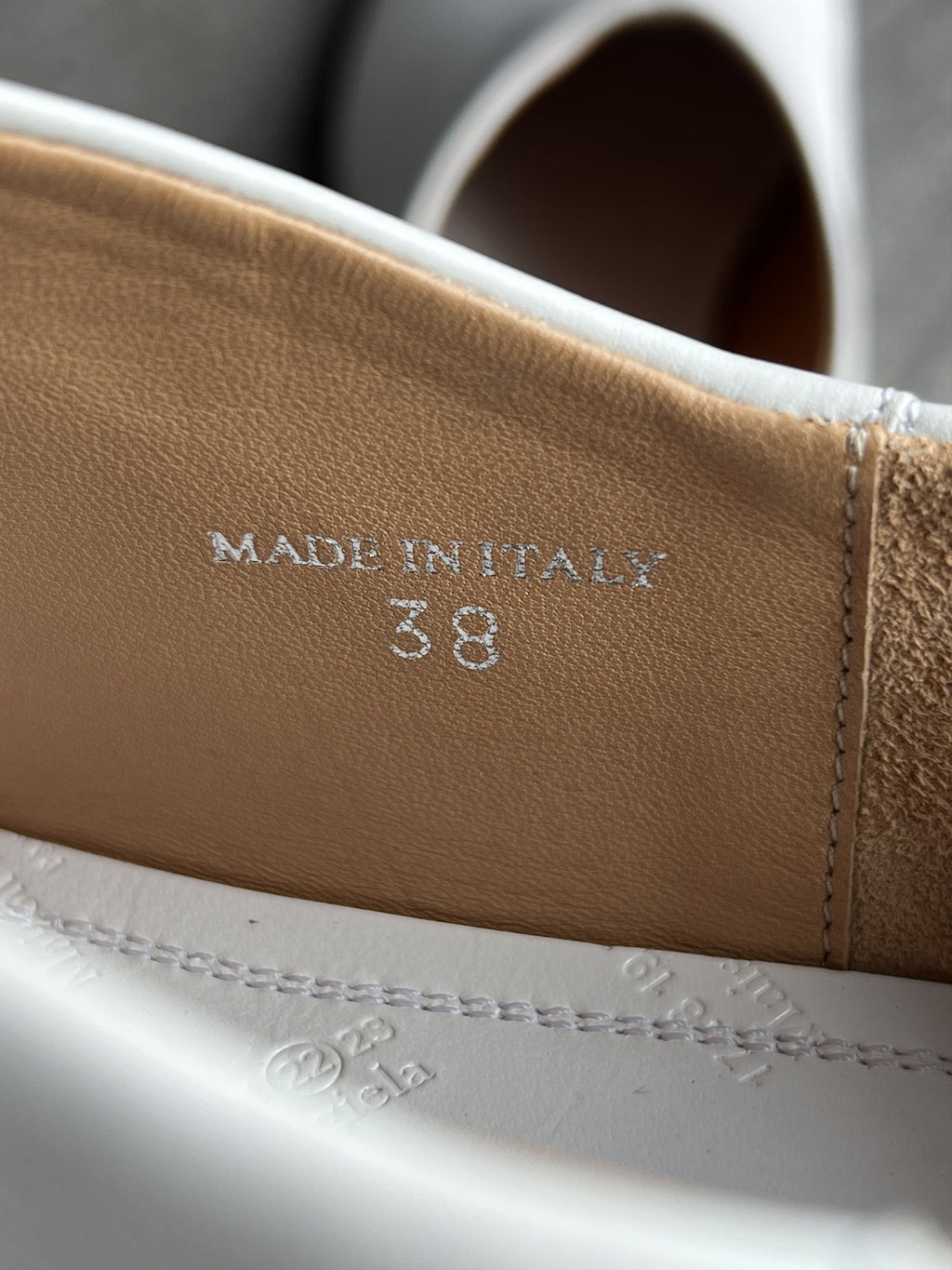 Maison Margiela Tabi Babouche Loafers White EU38