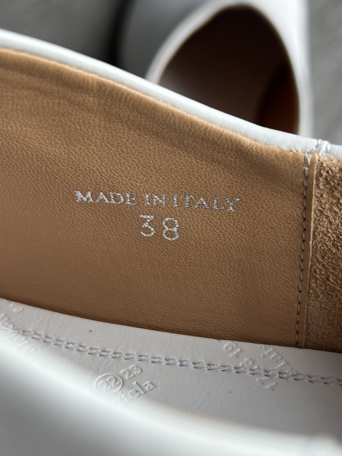 Maison Margiela Tabi Babouche Loafers White EU38