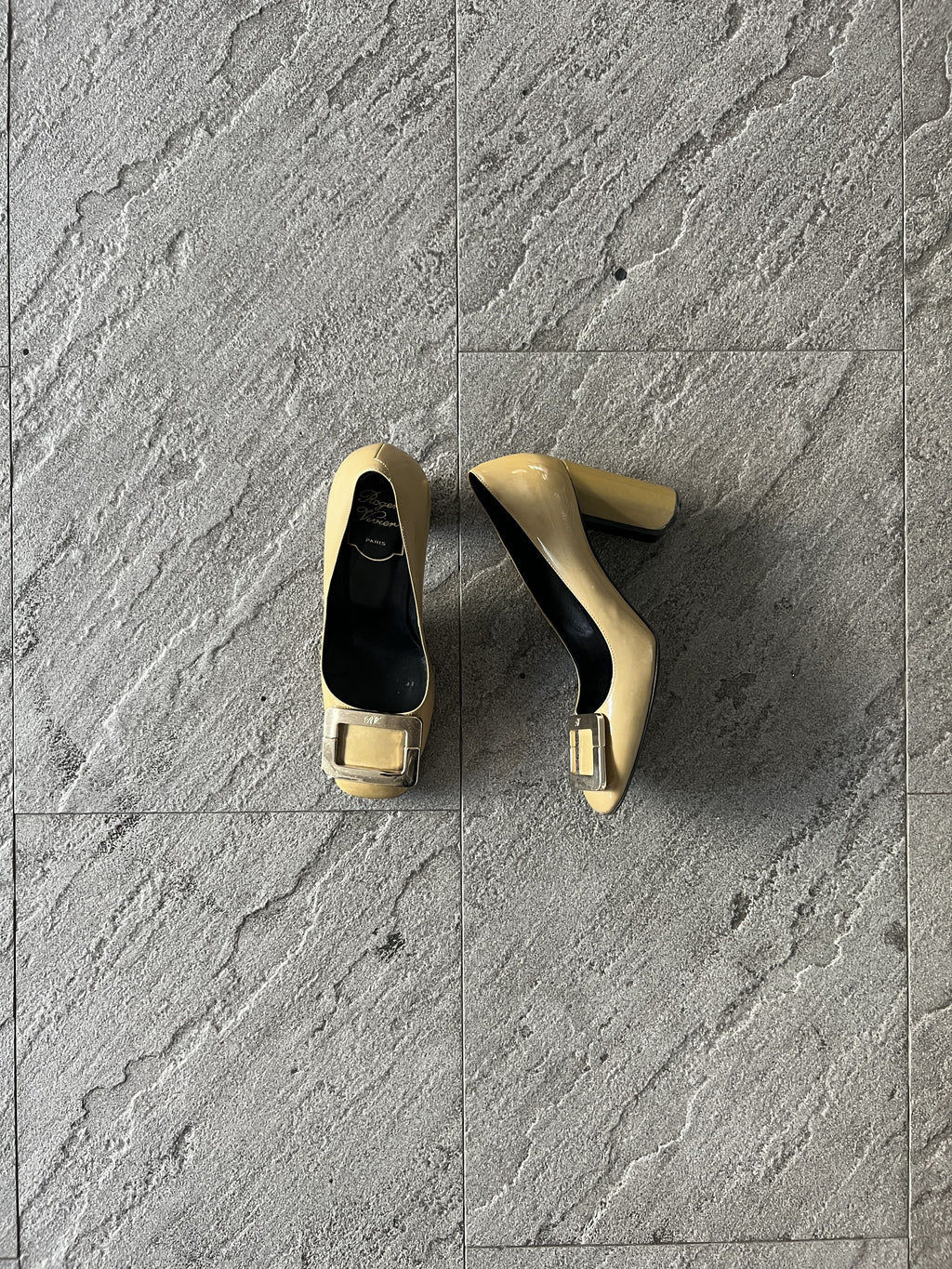 Roger Vivier Belle Vivier Beige Patent Block Heel 35.5