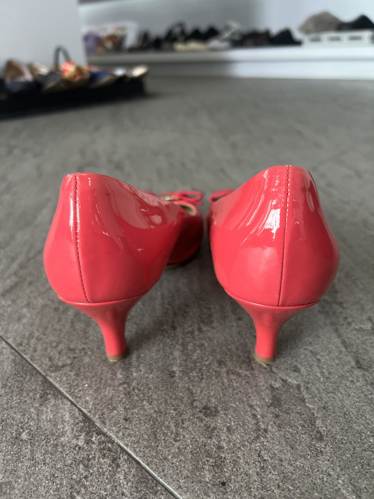 Ferragamo Vara Patent Fuchsia Heels Size 7D