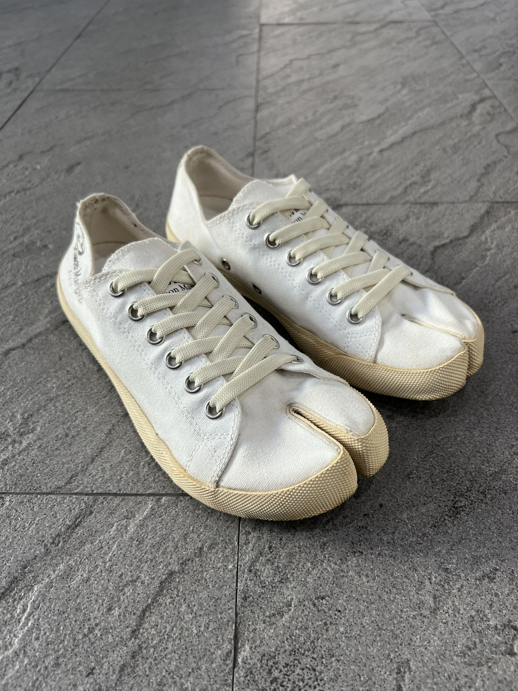 Maison Margiela Tabi Canvas Low Top Sneaker White Gum EU40