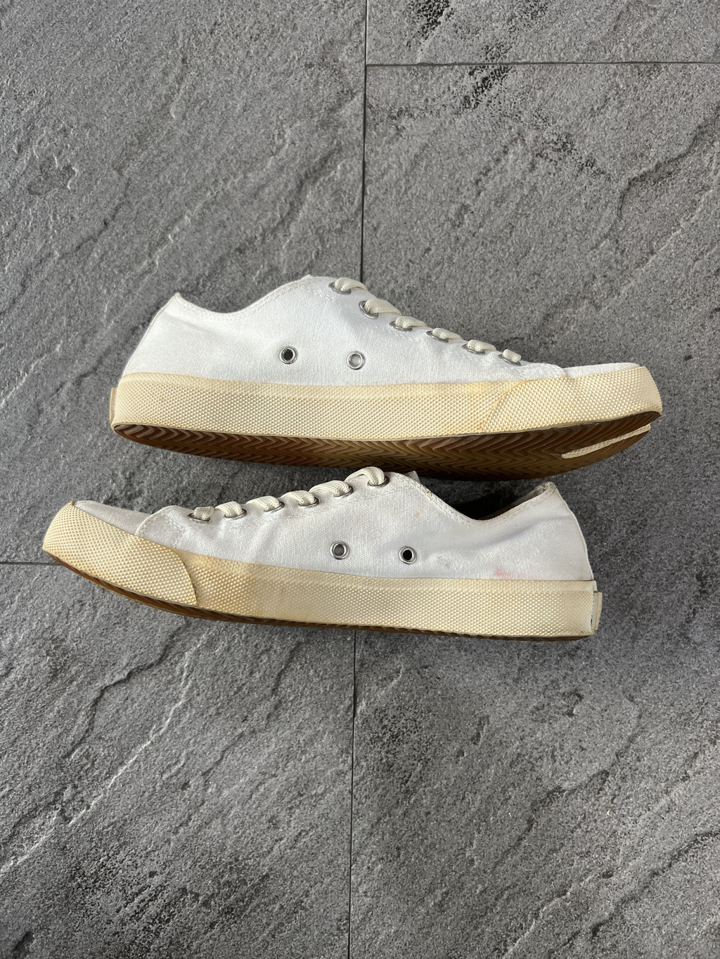 Maison Margiela Tabi Canvas Low Top Sneaker White Gum EU40