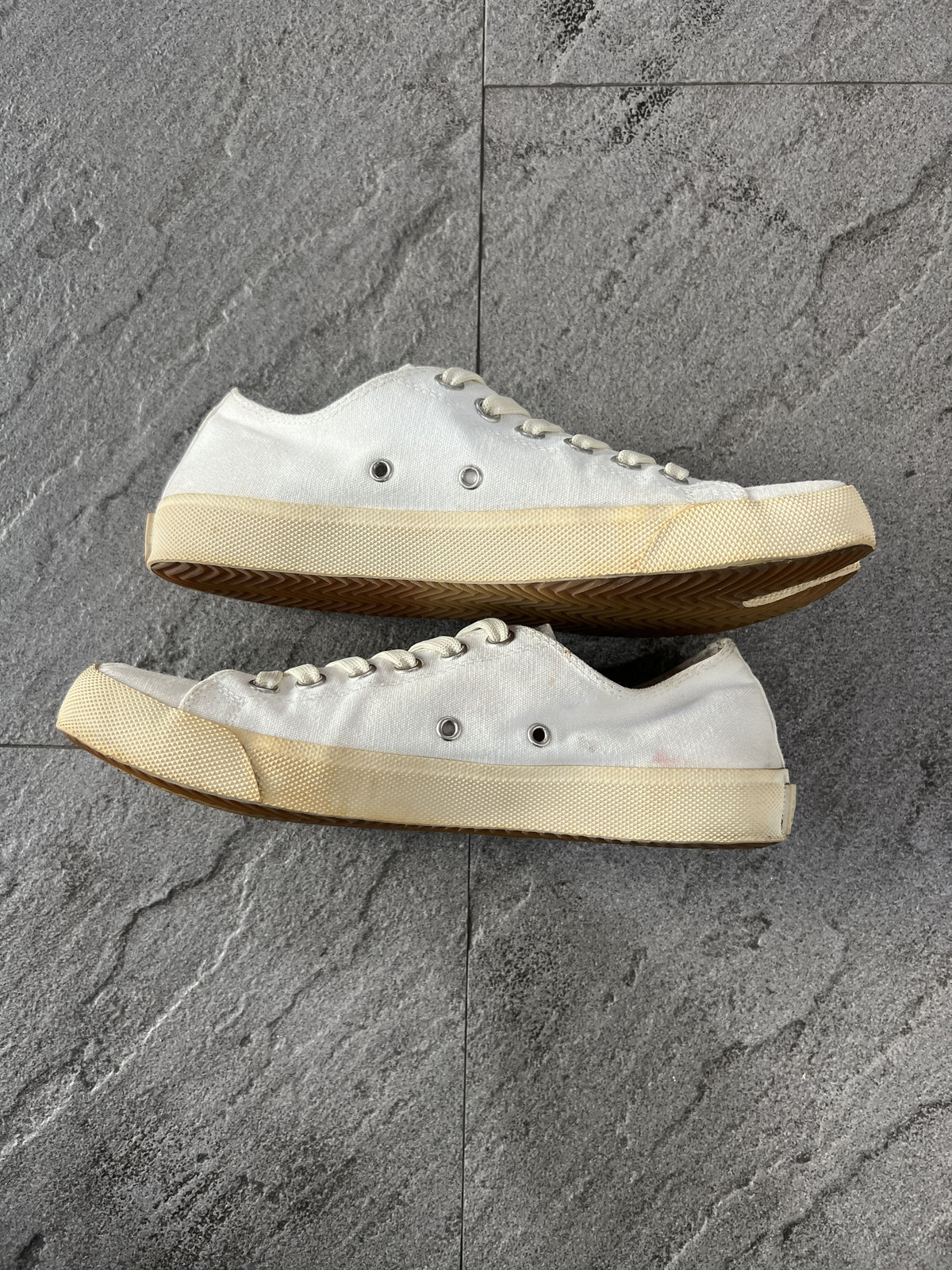 Maison Margiela Tabi Canvas Low Top Sneaker White Gum EU40