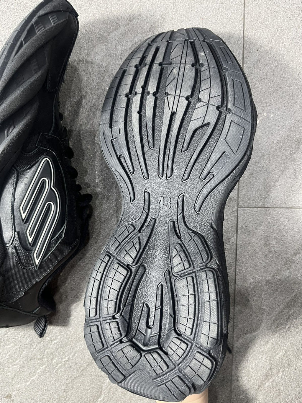 Balenciaga Monday Sneaker Triple Black EU43