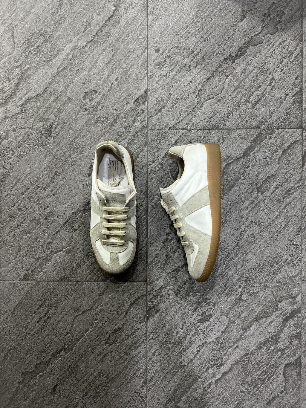 Maison Margiela Distressed White Grey Replica GAT 36.5