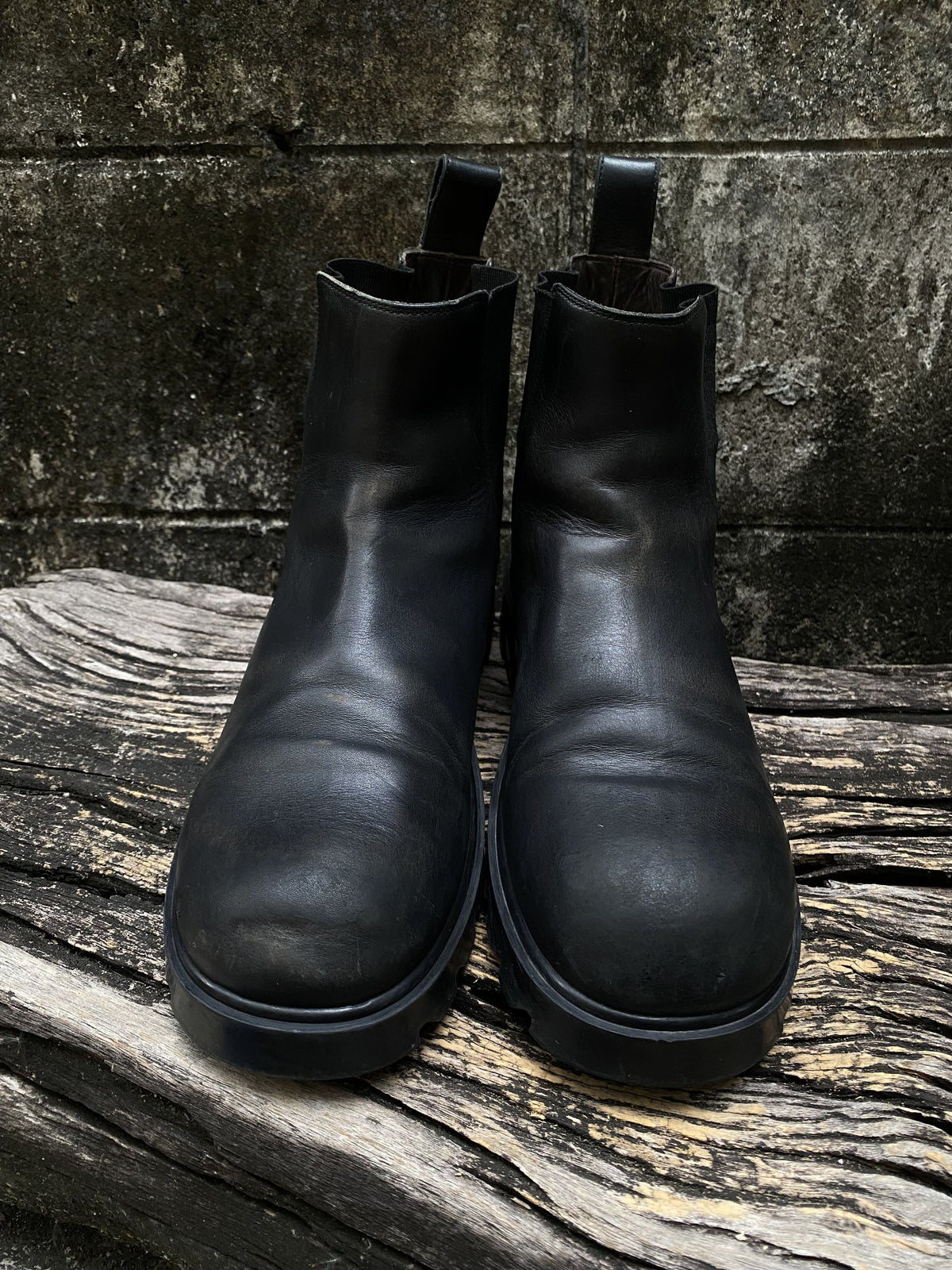 Bottega Veneta Tire Chelsea Boots Black Leather EU41