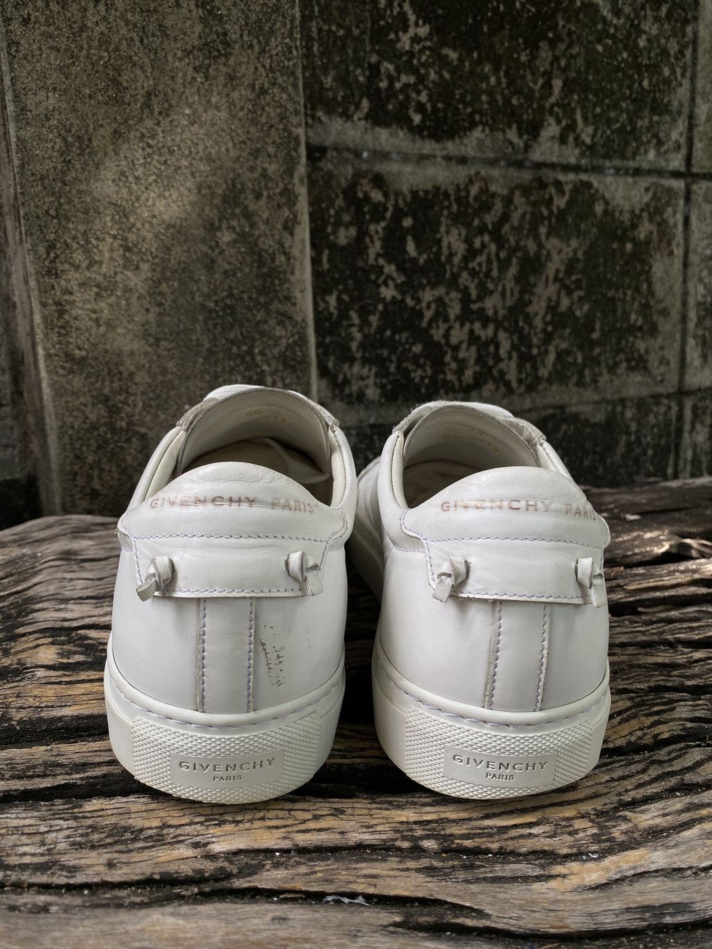 Givenchy White Leather Low-Top Sneakers EU 40