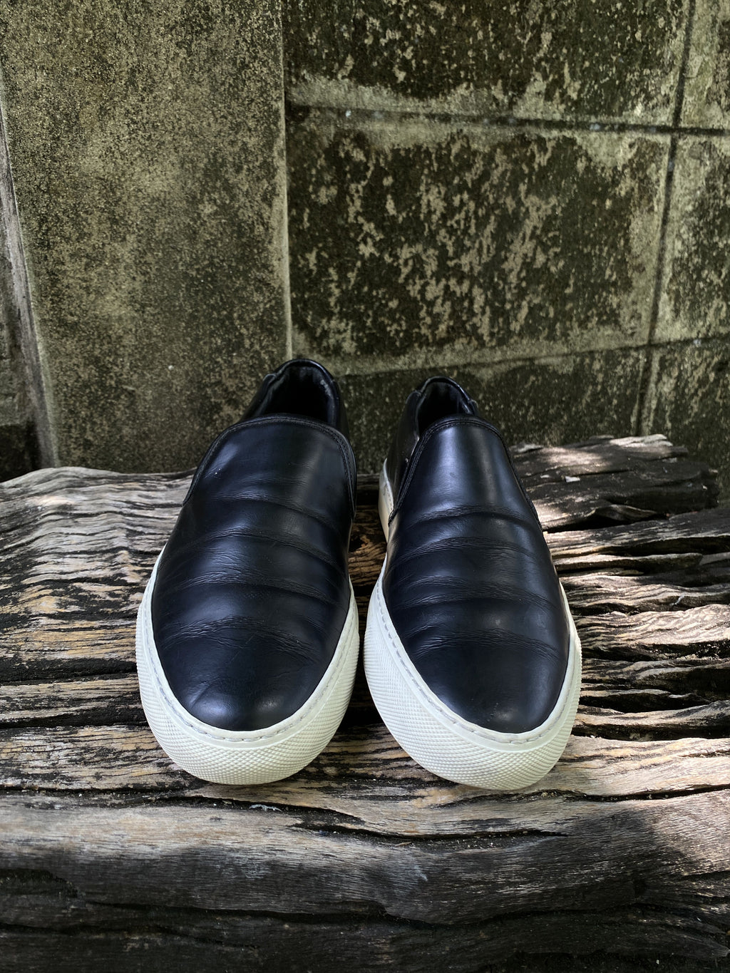 Common Projects Black Leather Slip-Ons EU 39