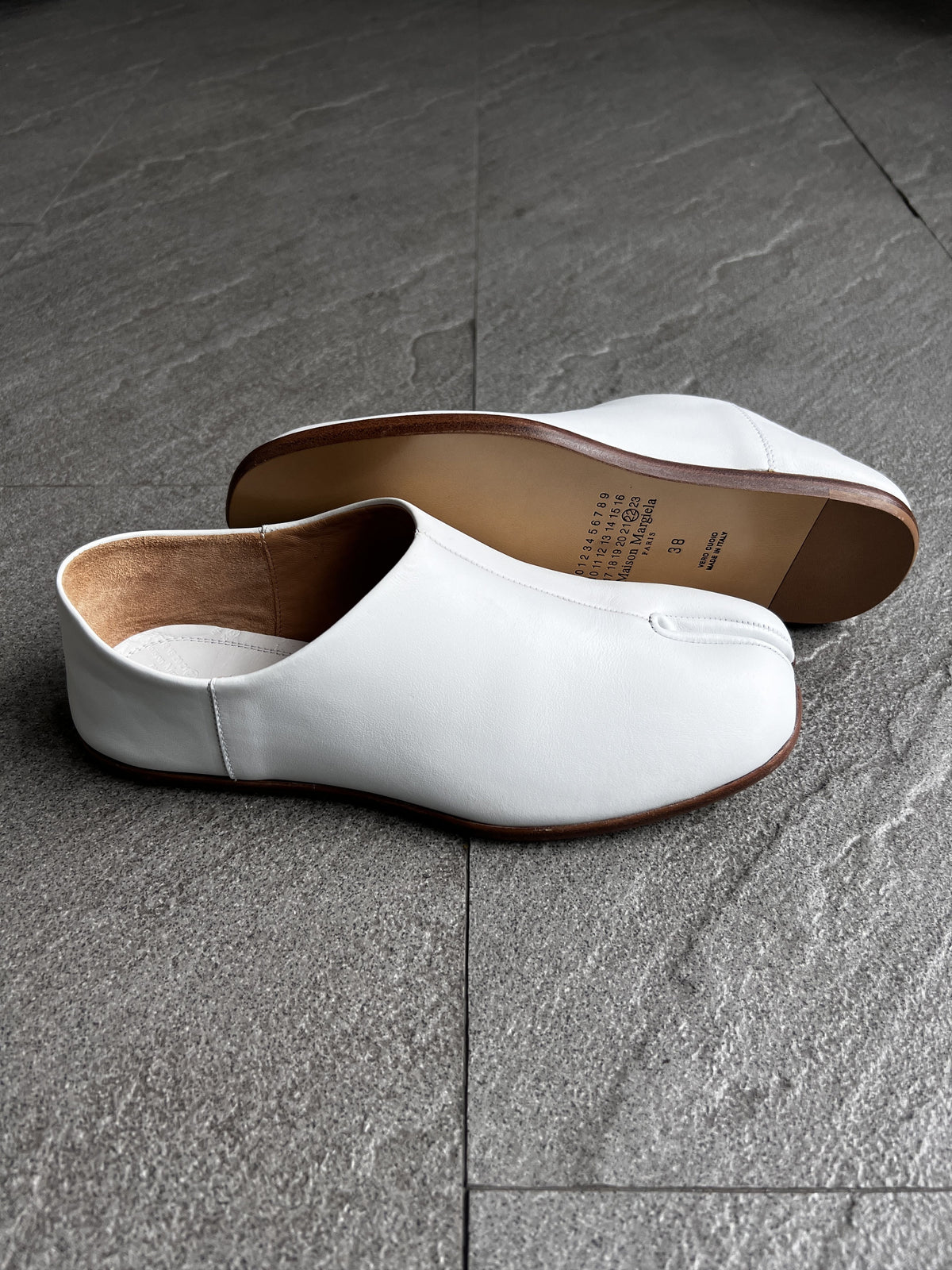 Maison Margiela Tabi Babouche Loafers White EU38