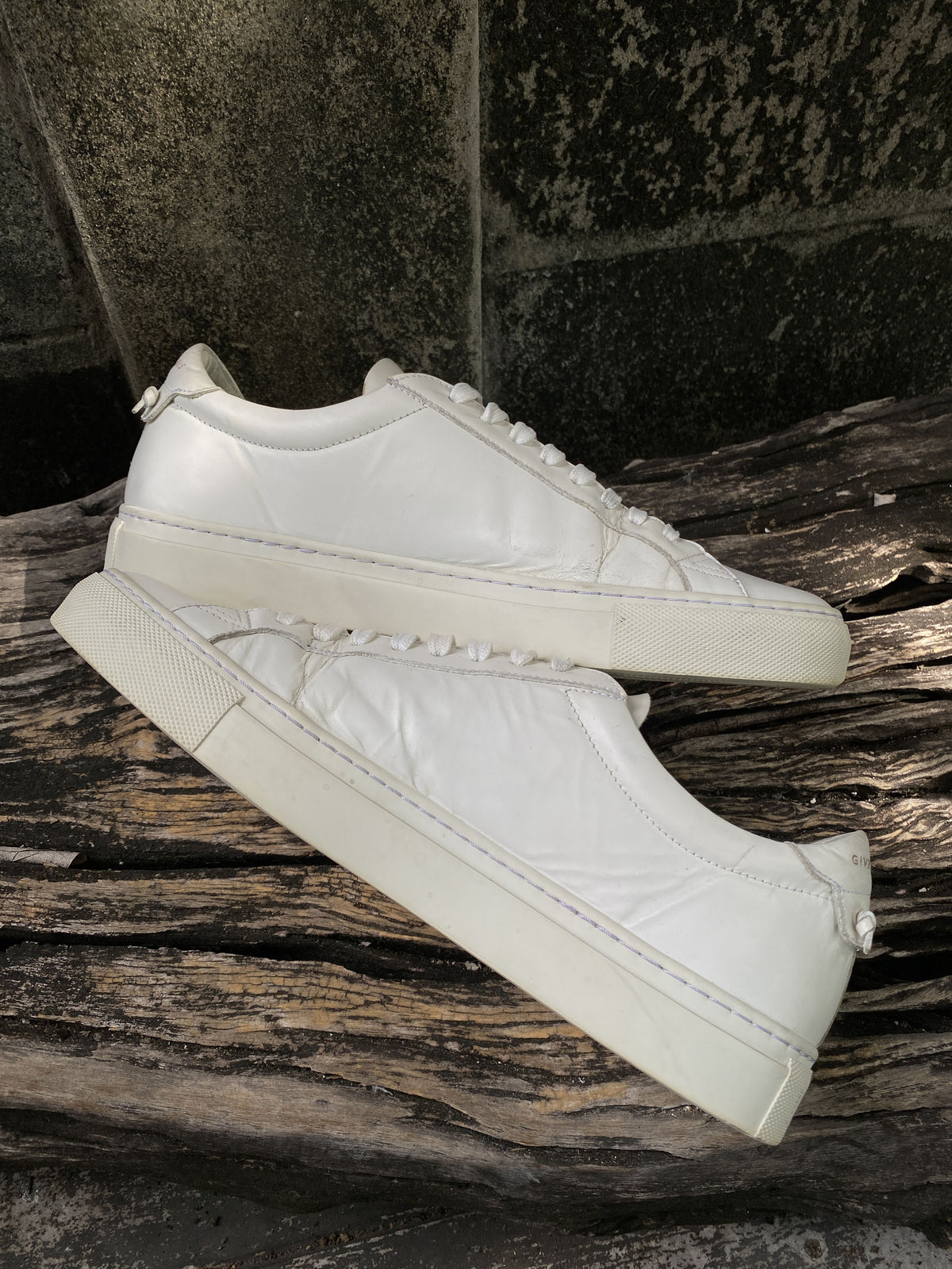 Givenchy White Leather Low-Top Sneakers EU 40
