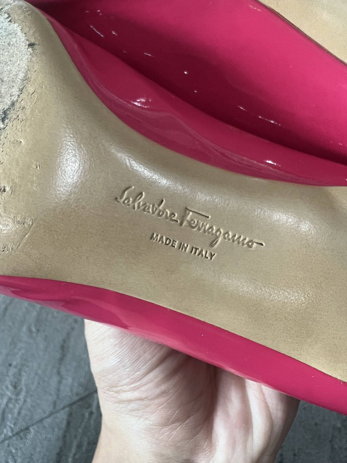 Ferragamo Vara Patent Fuchsia Heels Size 7D