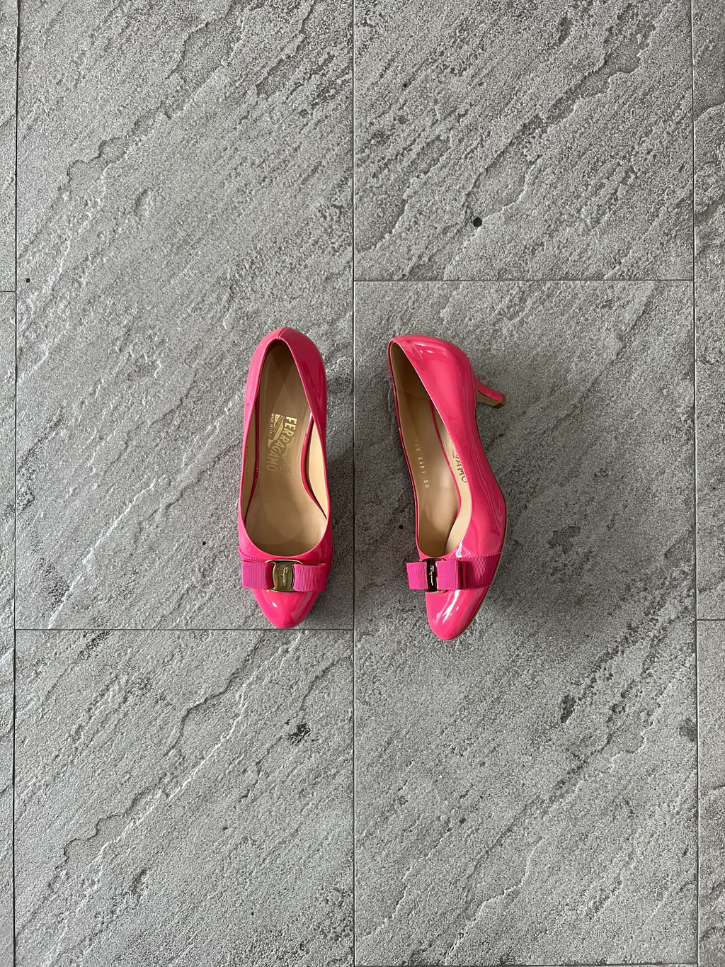 Ferragamo Vara Patent Fuchsia Heels Size 7D