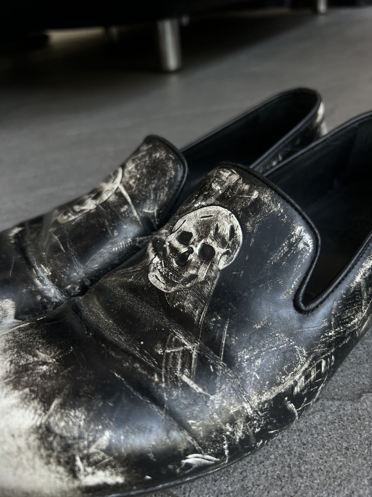 Alexander McQueen Skull Distressed Loafers EU41