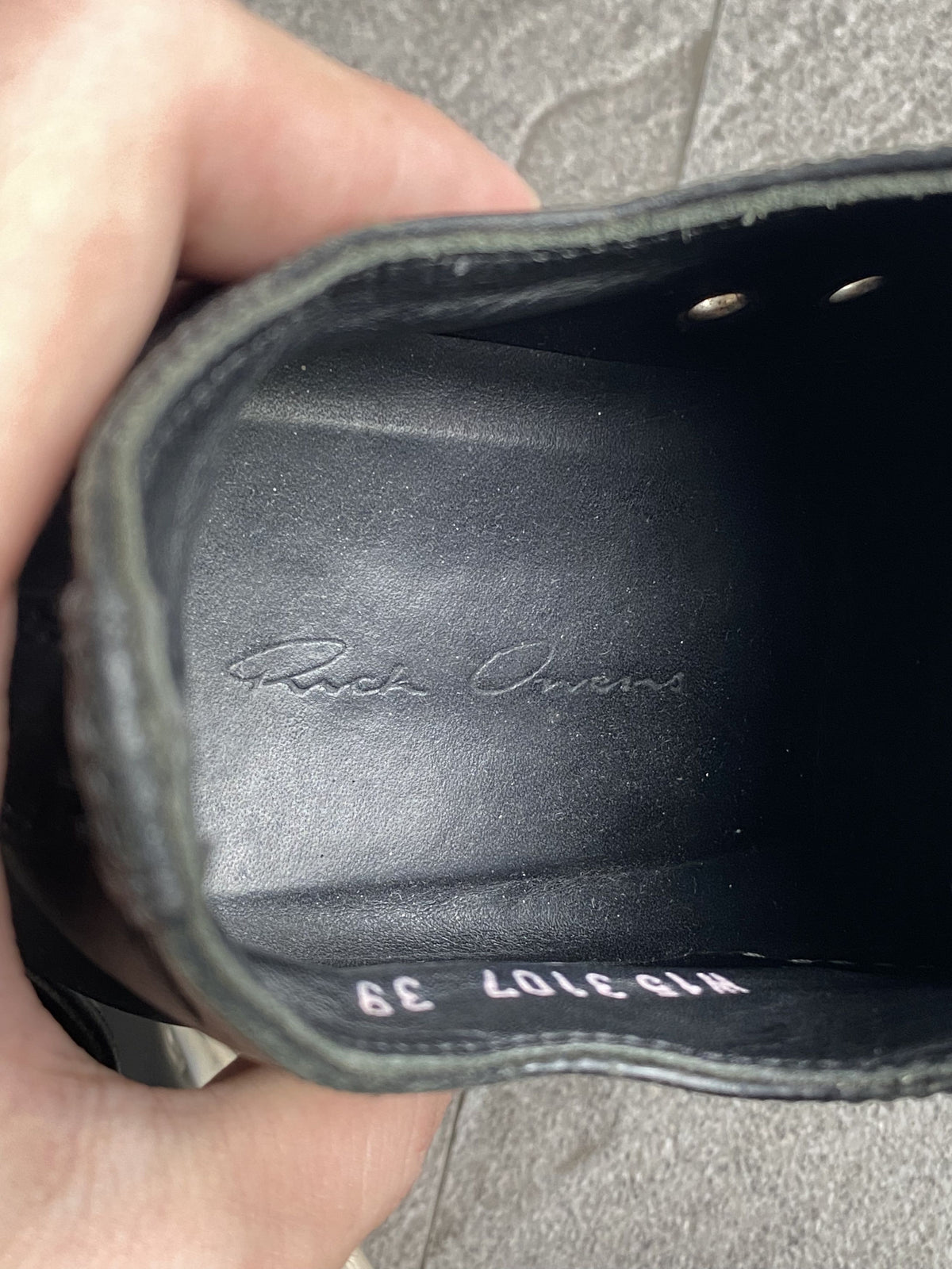 Rick Owens Low Sneaker Black Leather Milk Toe 39