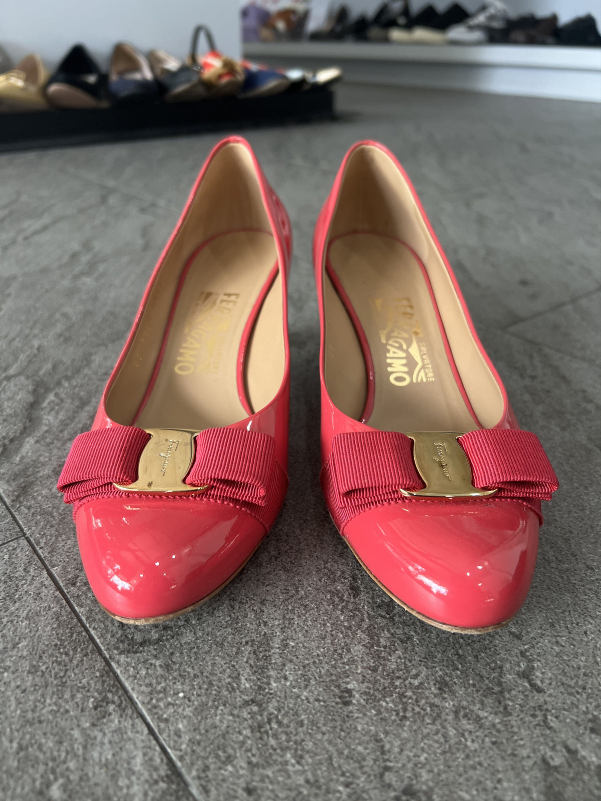 Ferragamo Vara Patent Fuchsia Heels Size 7D