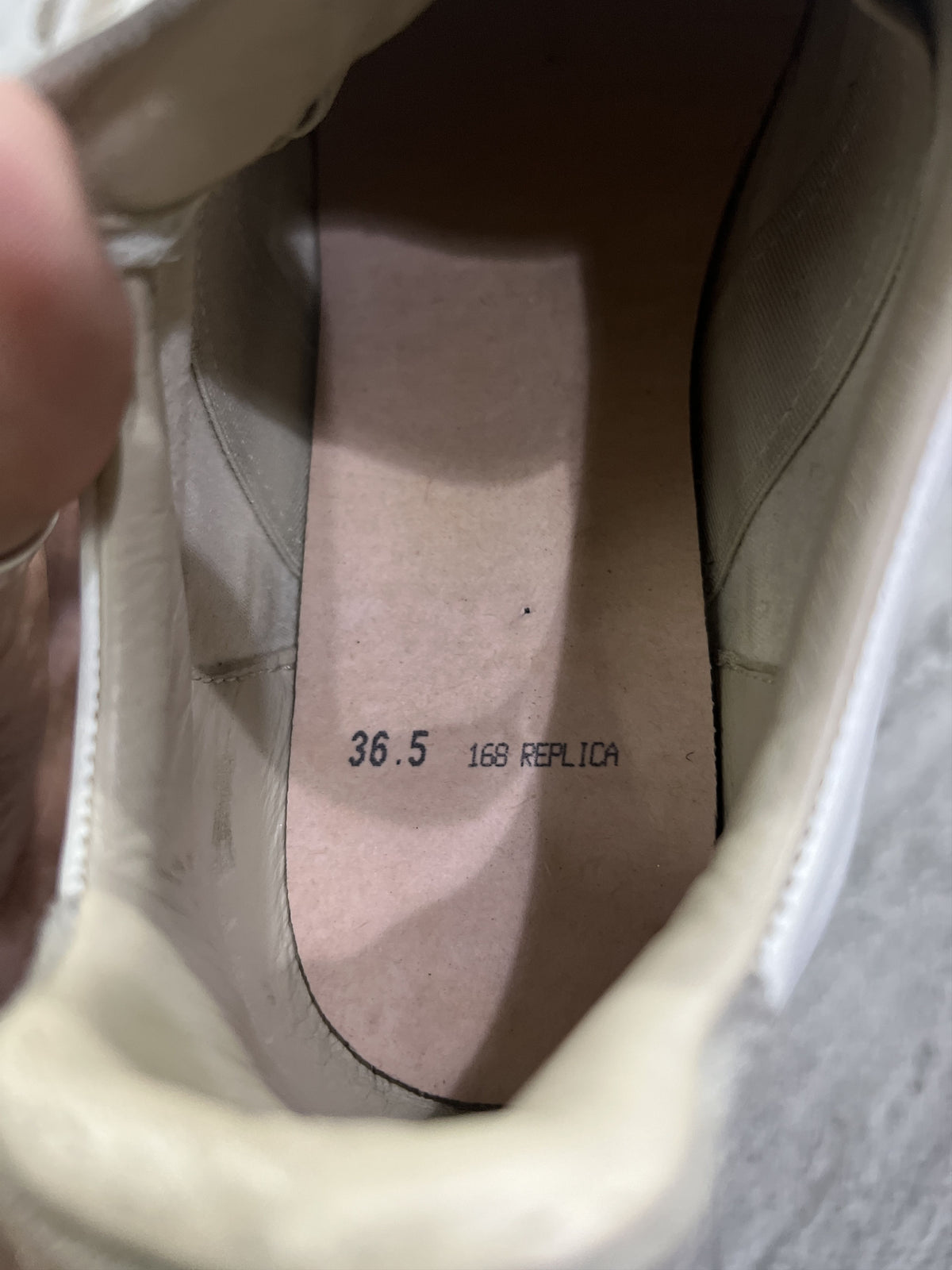 Maison Margiela Distressed White Grey Replica GAT 36.5