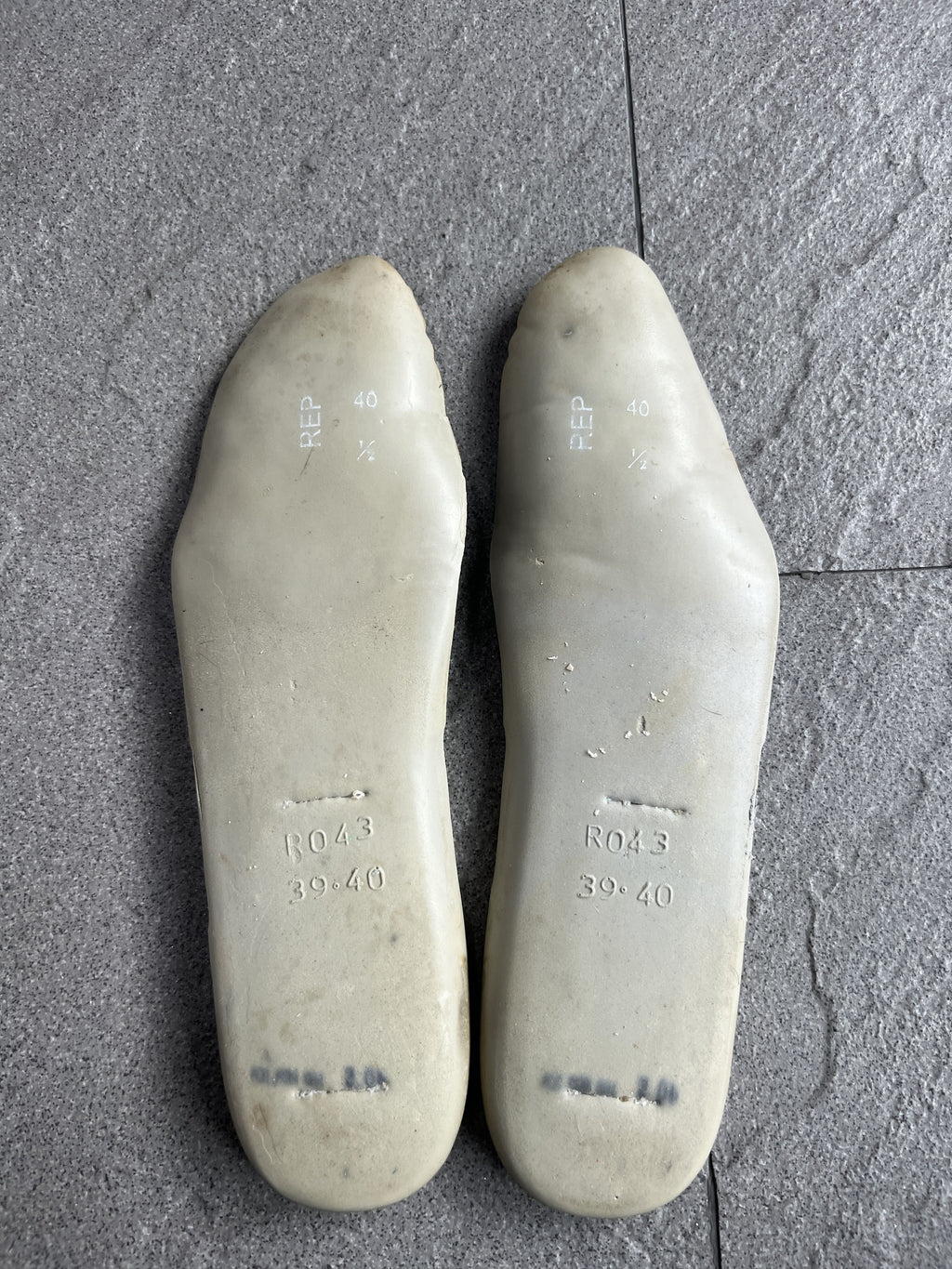 Maison Margiela Replica Archive White Grey GAT 40.5