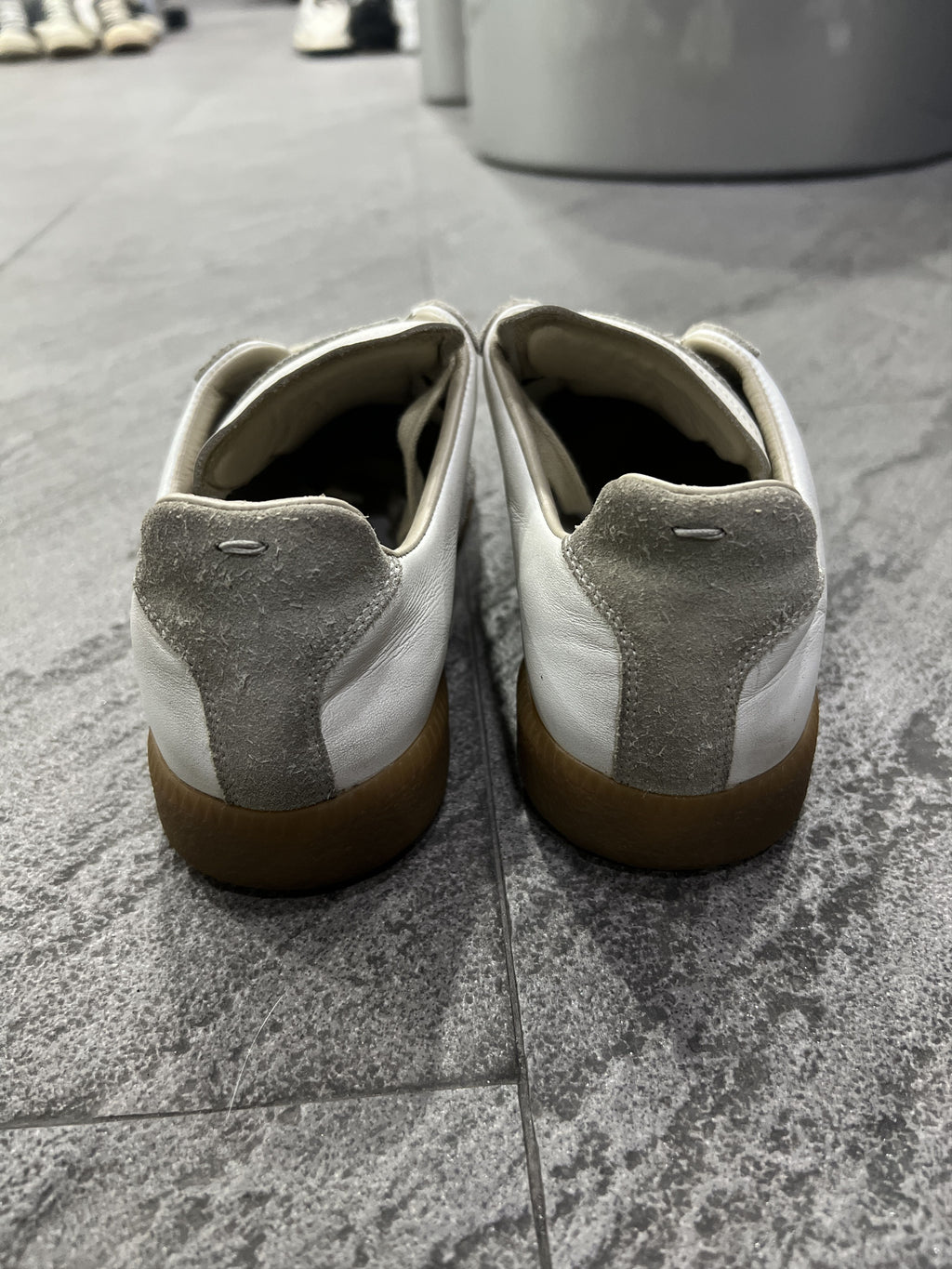 Maison Margiela Distressed White Grey Replica GAT 36.5