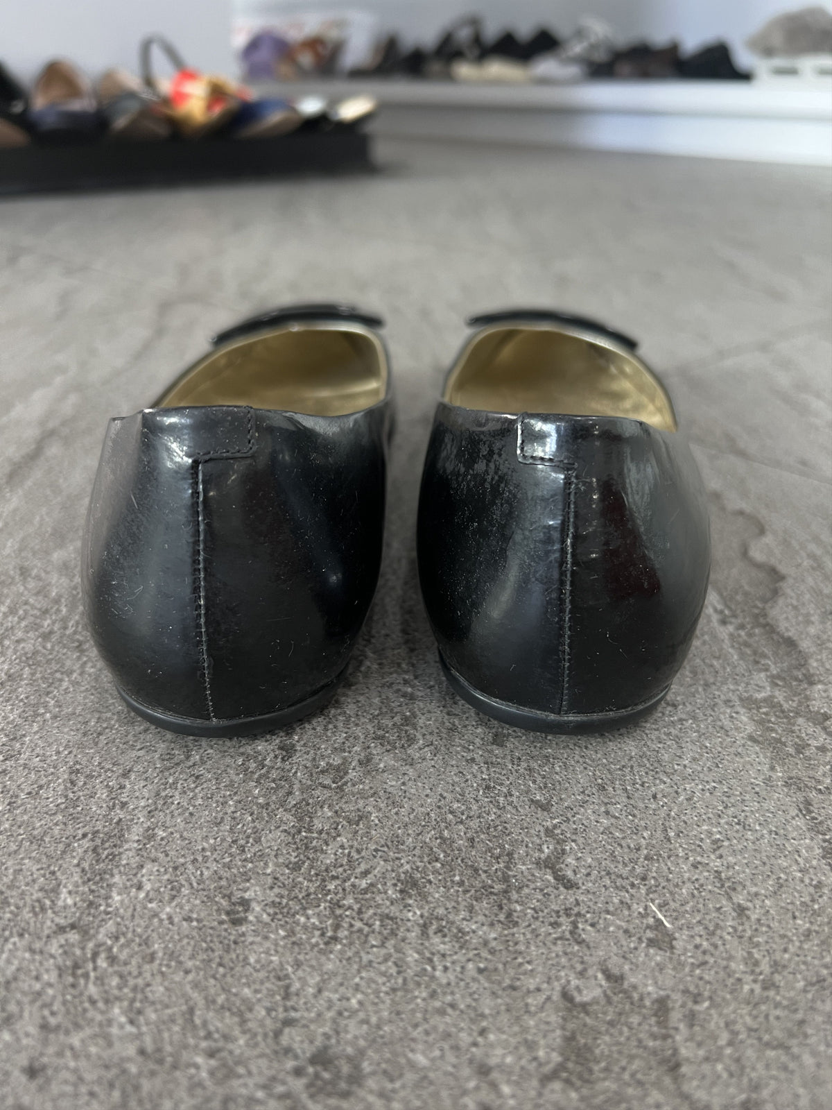 Roger Vivier Gommette Patent Flats Black EU37