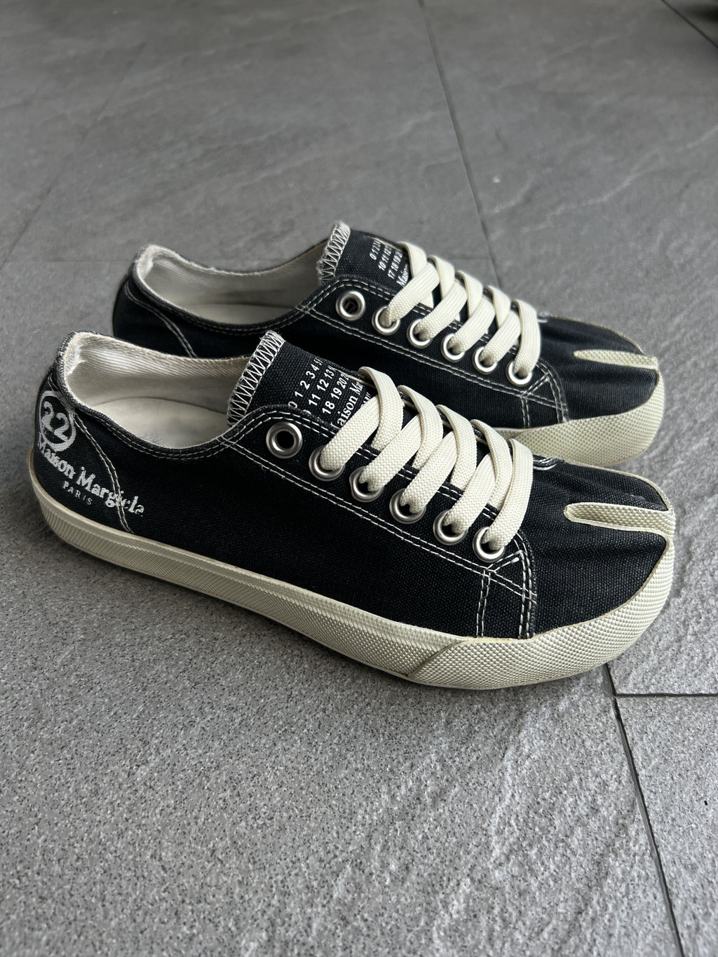 Maison Margiela 22 Tabi Canvas Sneakers Black EU35