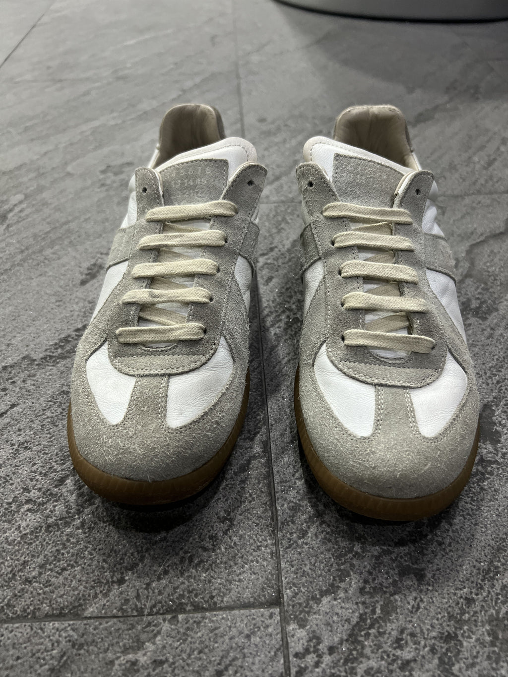 Maison Margiela Distressed White Grey Replica GAT 36.5