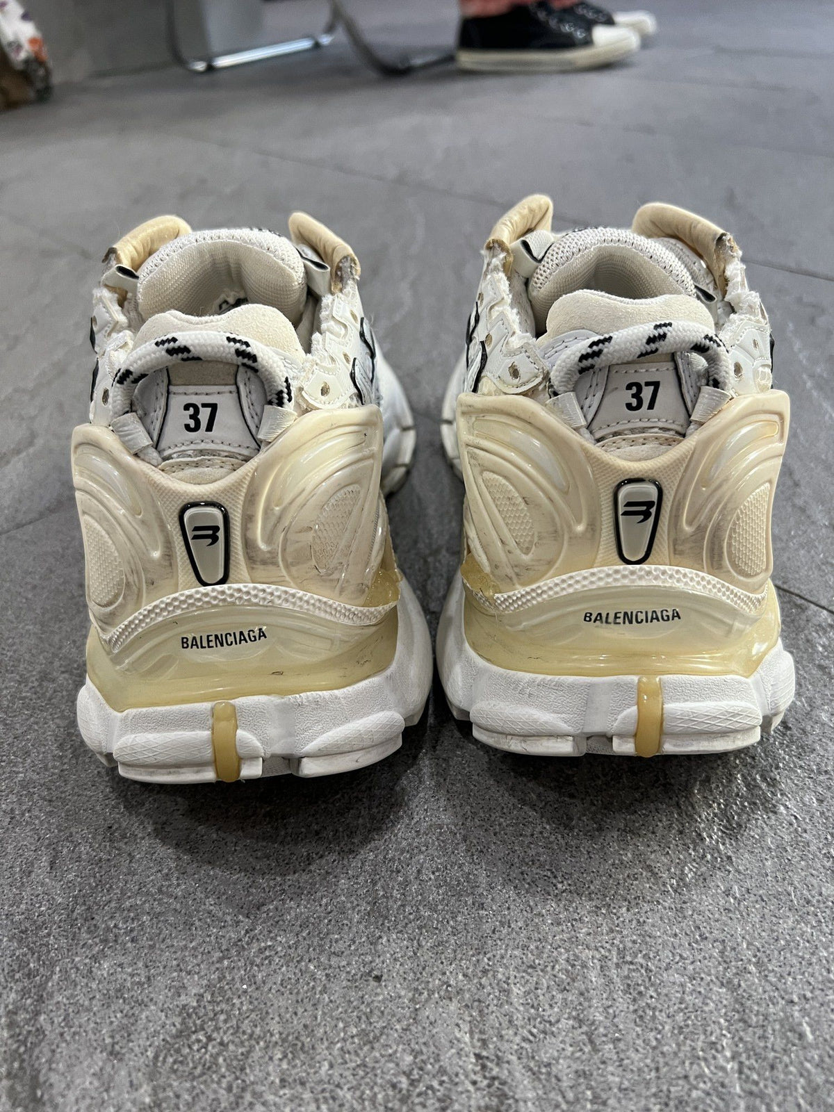 Balenciaga Runner Sneakers White Beige EU 37