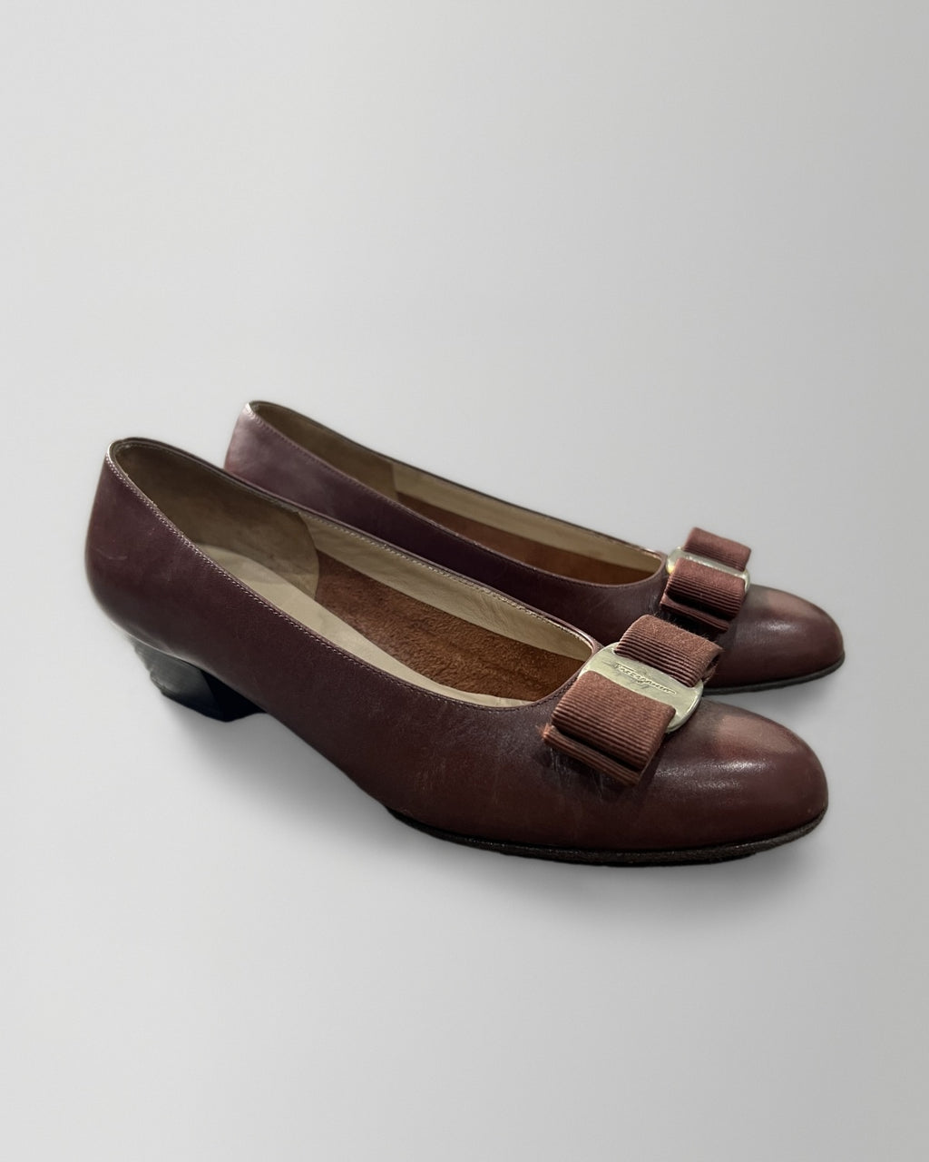 Ferragamo Vara Bow Pumps Brown Leather Size 5C